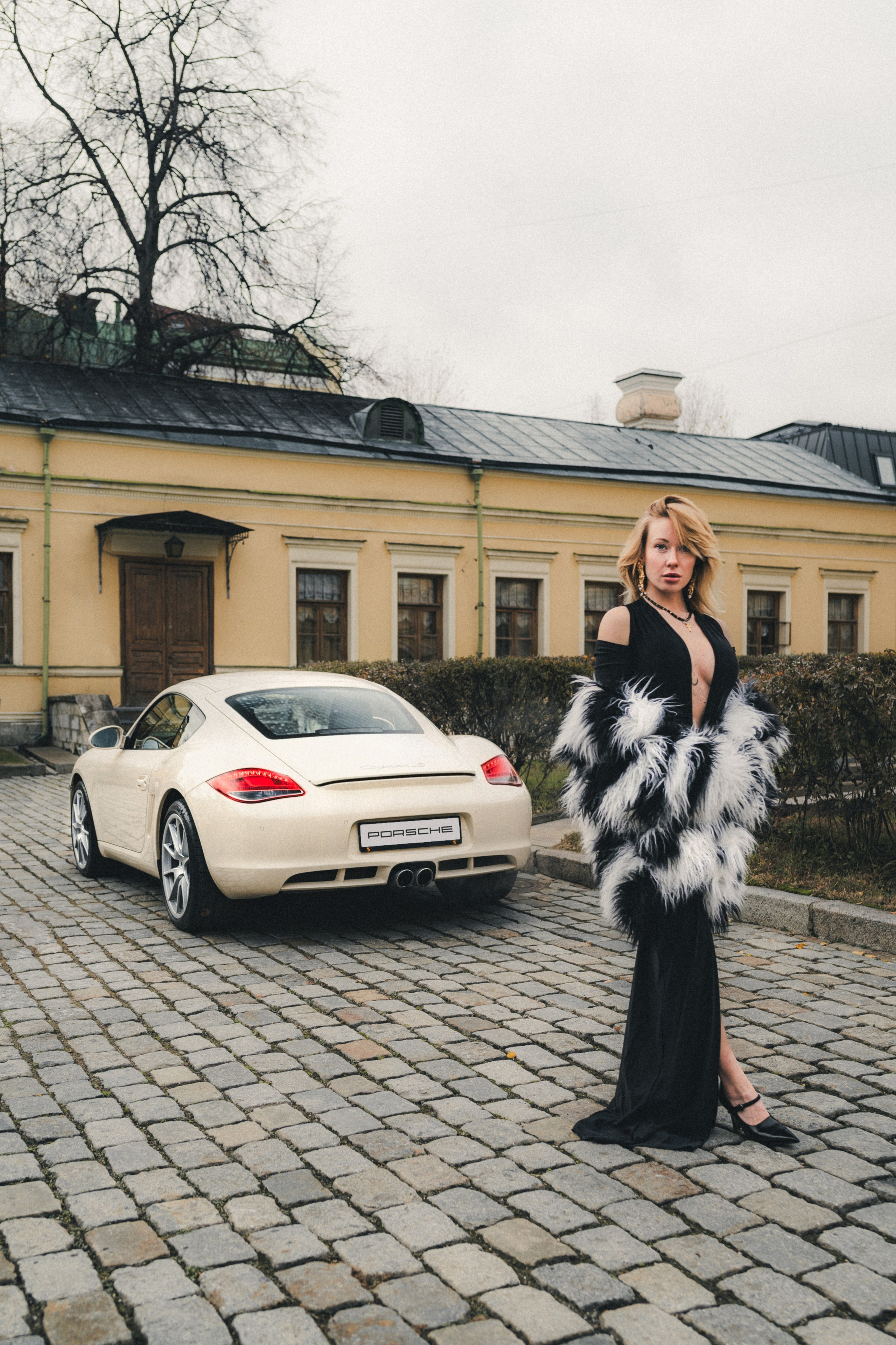 Porsche Cayman S x Anna. Фотограф Илья К. в Москве