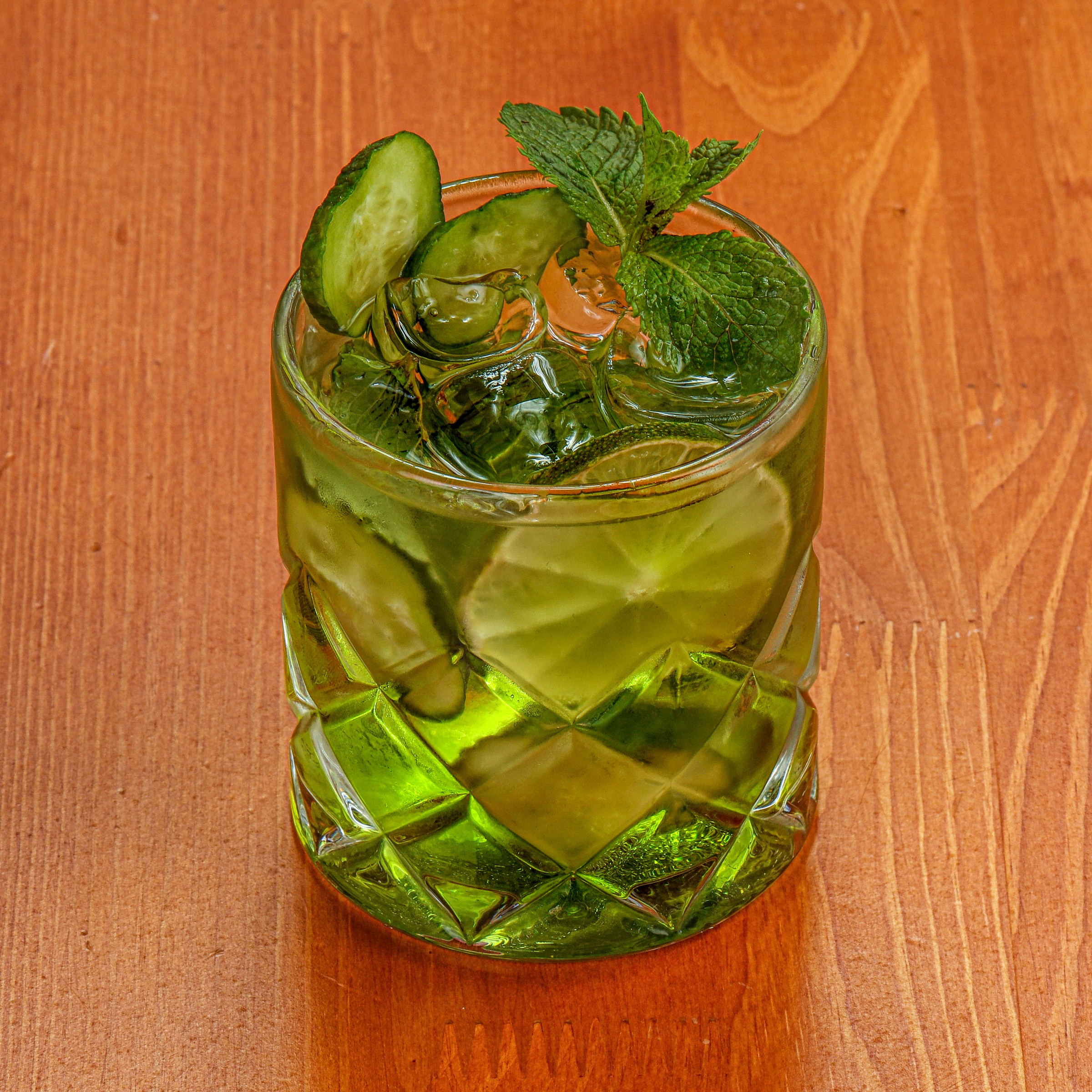 Фотосъемка суши и роллов. Заказ по тел.: +7 (906) 006-90-22. Фуд-фотограф Андрей Старостин — съемка еды в Москве. 9000 руб. в час