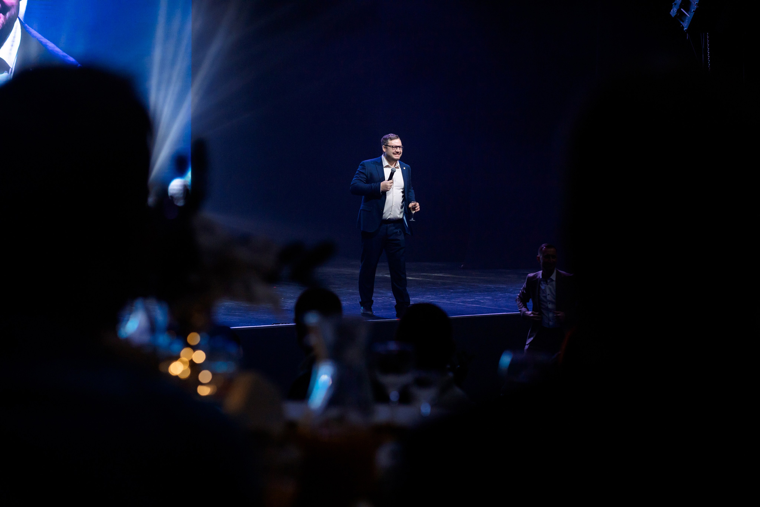 РЕПОРТАЖ: НОВЫЙ ГОД В ДК МЕТАЛЛУРГ. Профессиональный фотограф в Ижевске Леша Петров