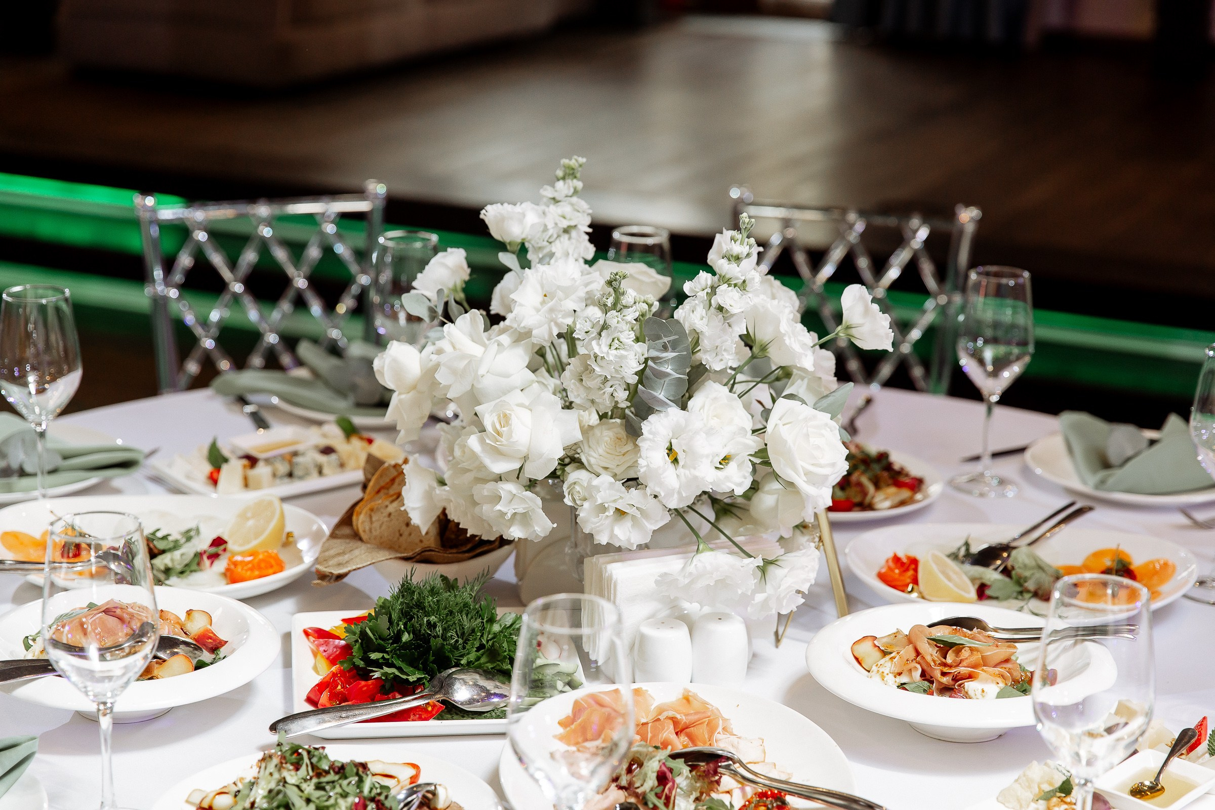 Декор в ресторане. Свадебный организатор