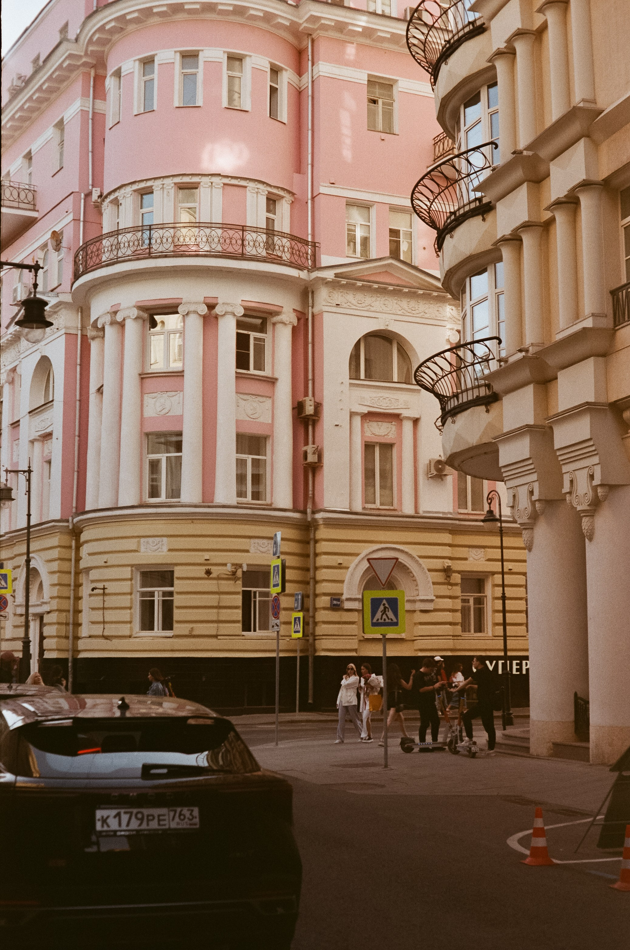 Konica IIIA / Fujicolor Superia 200 (просрочка) / Благовещенский переу