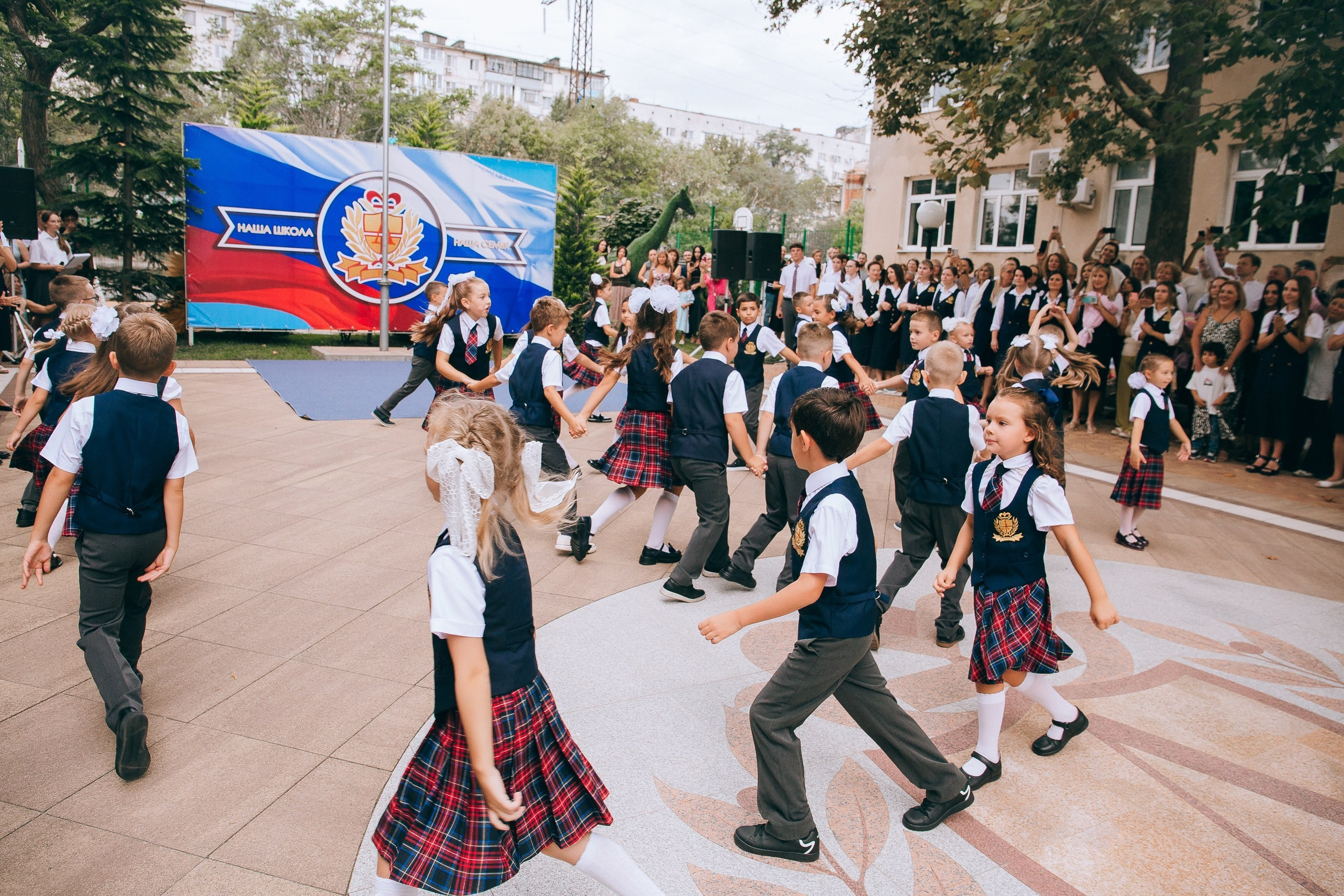 1 класс школа «Личность». Выпускные альбомы Натальи Бутко: Новороссийск, Анапа, Геленджик