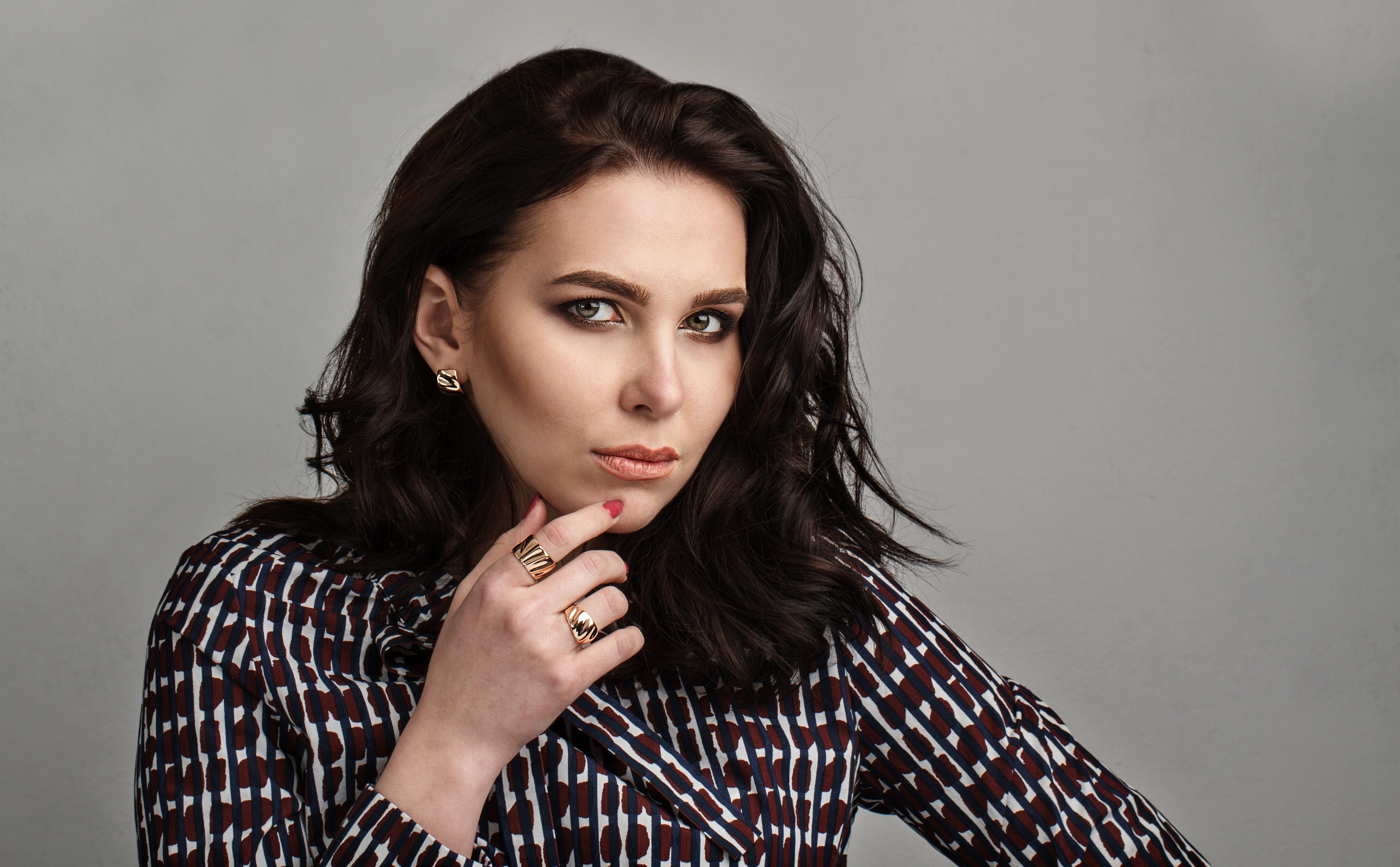 Jewelry on the model. Photographing and retouching jewelry! Jewelry retouching lessons