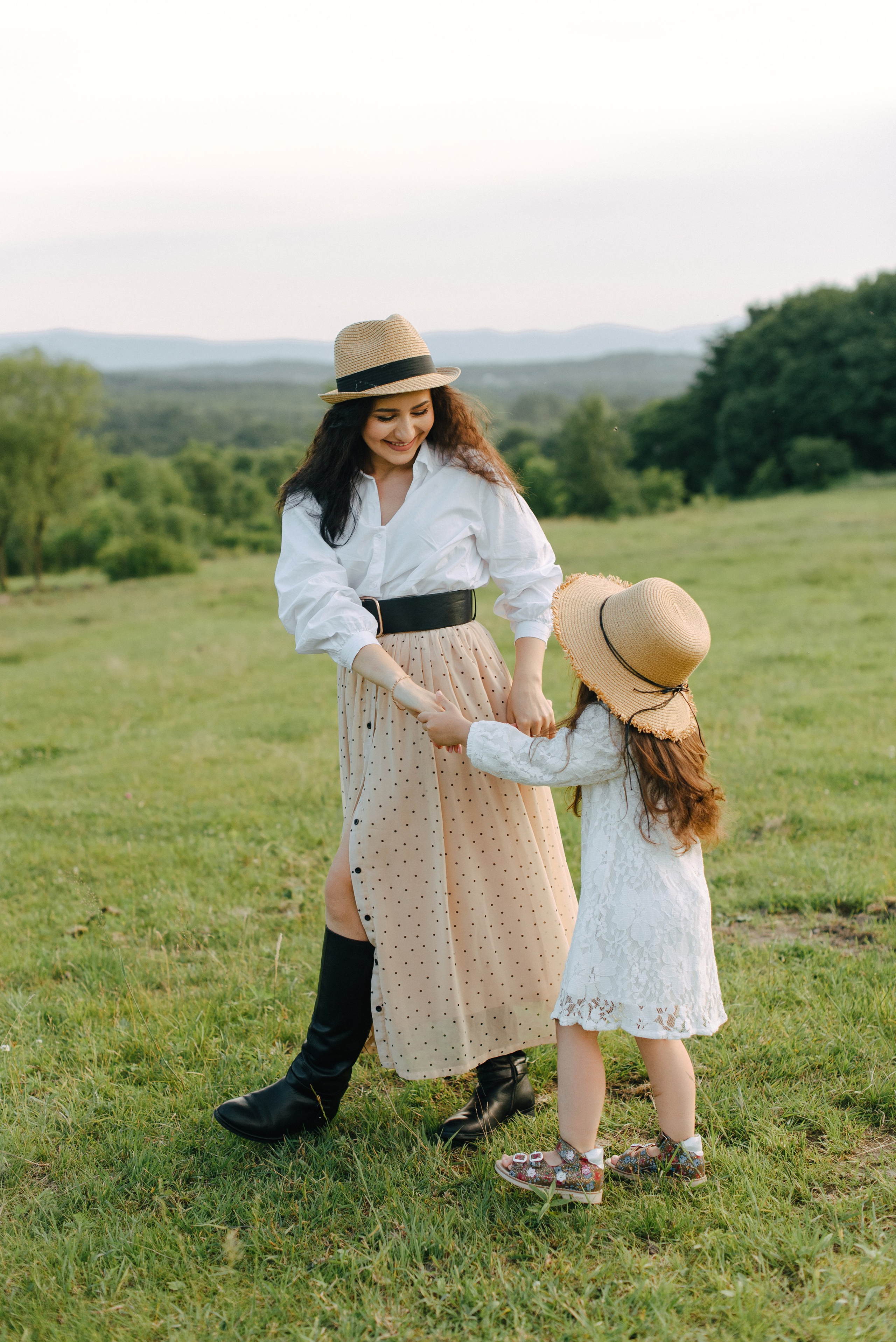 НА ЗЕЛЕНОМ ПОЛЕ. Шашкова Вероника / Свадебный и семейный фотограф Москва и Ярославль
