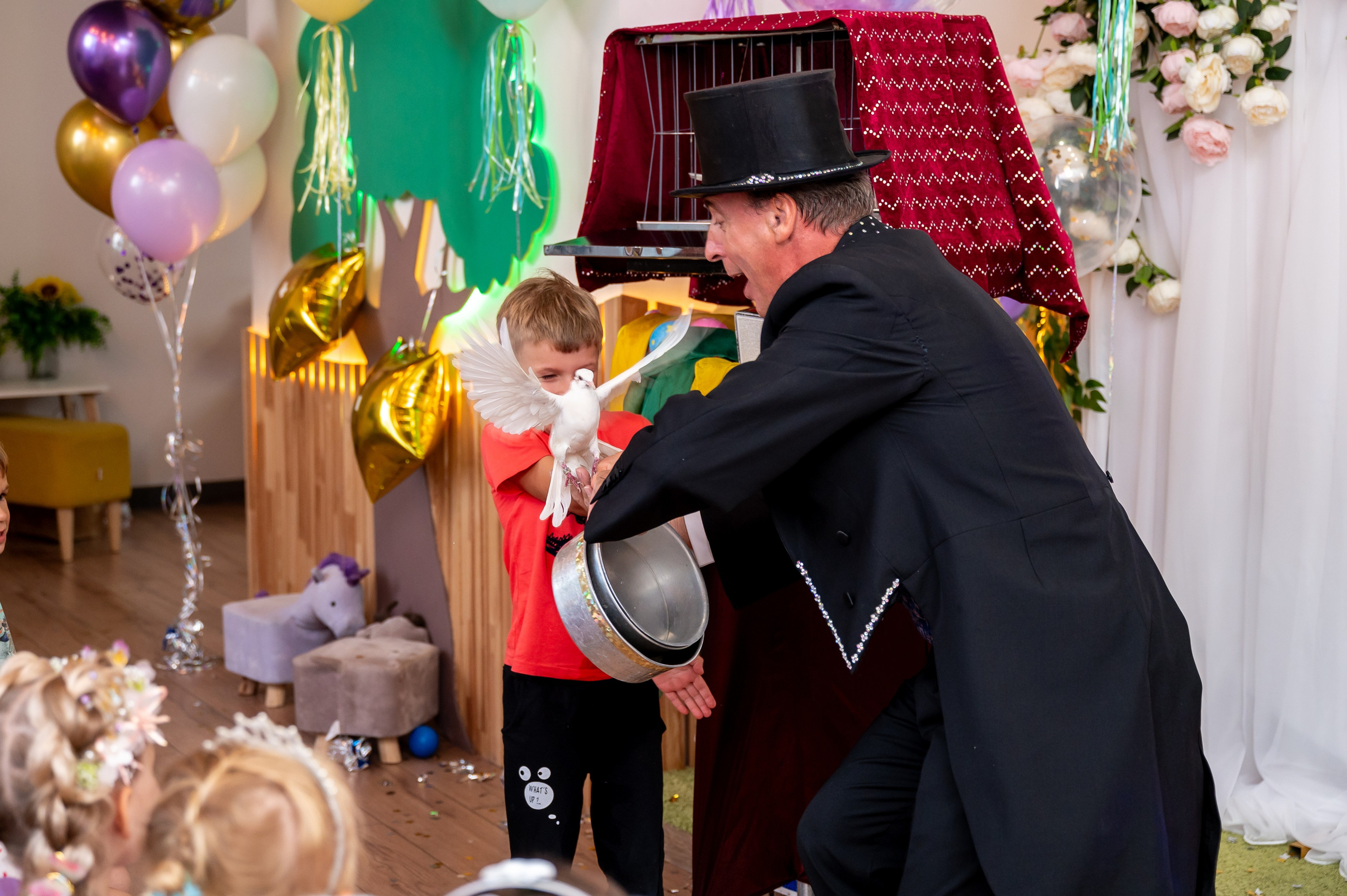 ДР в лофте с фокусником