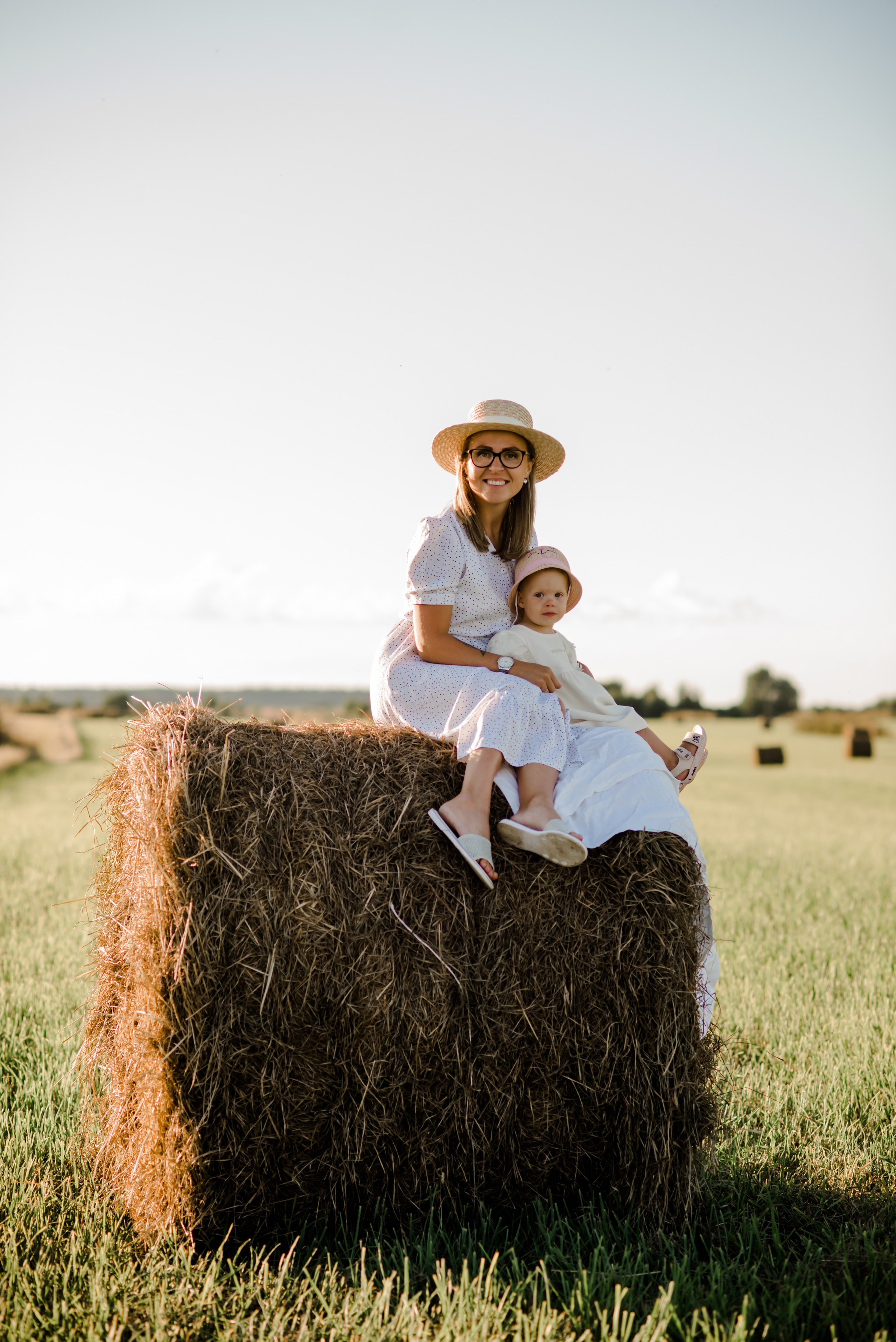 Семья в поле. Свадебный и семейный фотограф Евгения Кононова