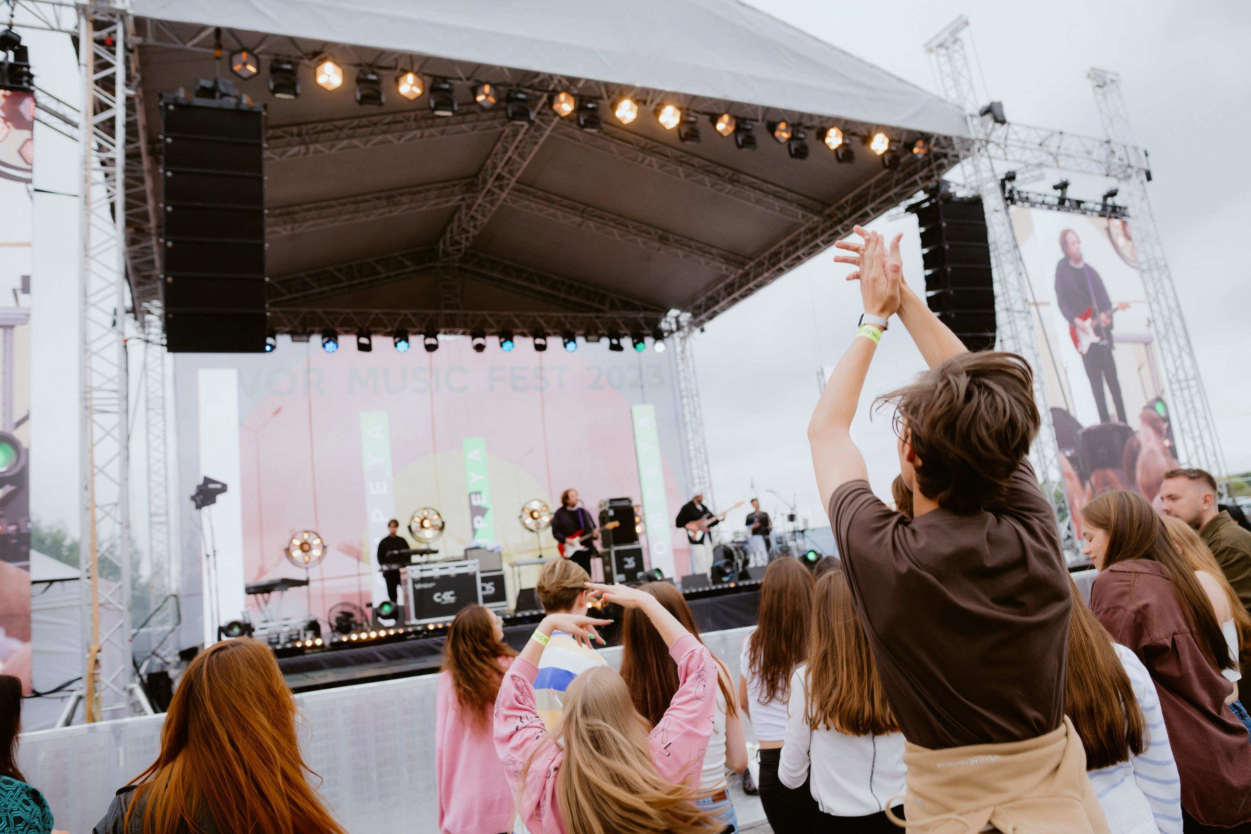 Dvor mega music festival. Photographer — ERASTOV