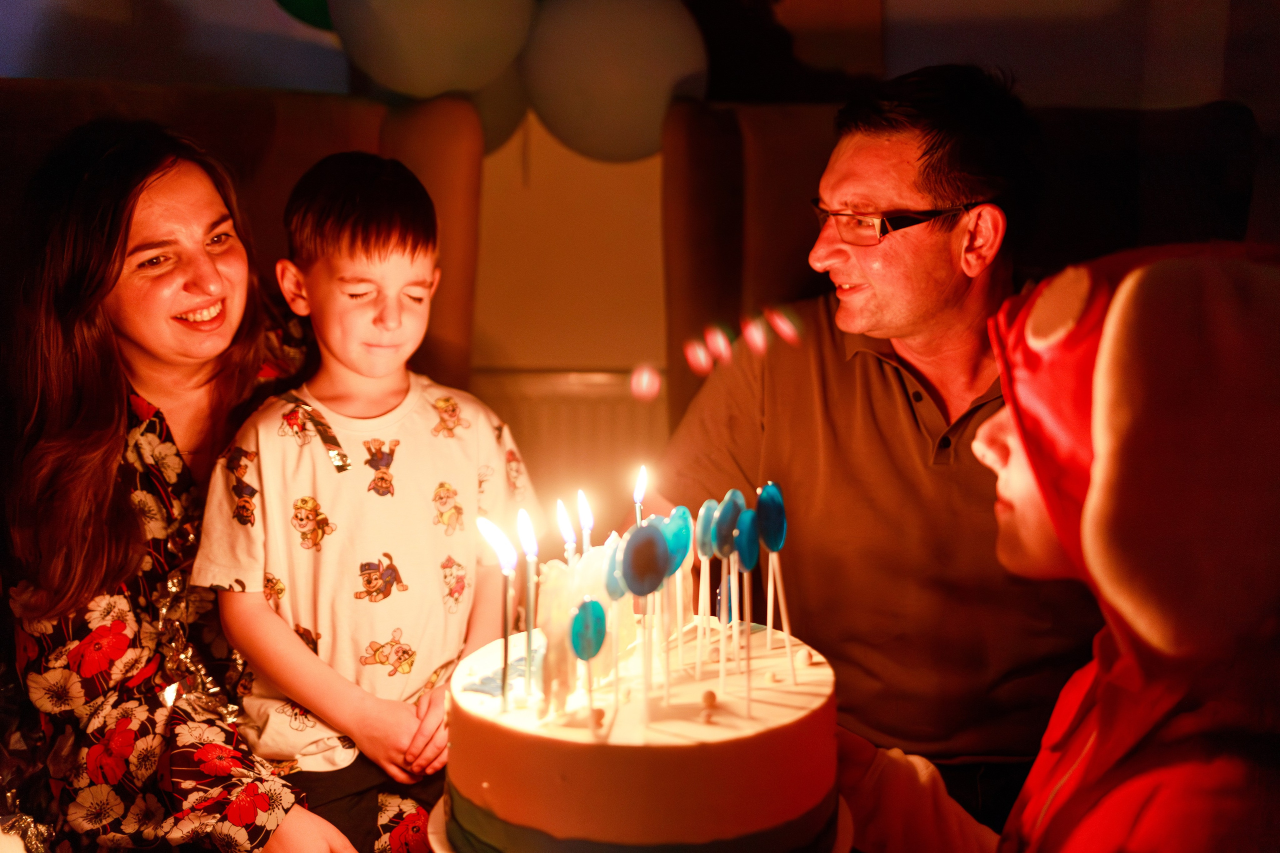 День рождения Ильи в Лифт лофт. Семейный и детский фотограф в Краснодаре Ирина Лаврецкая