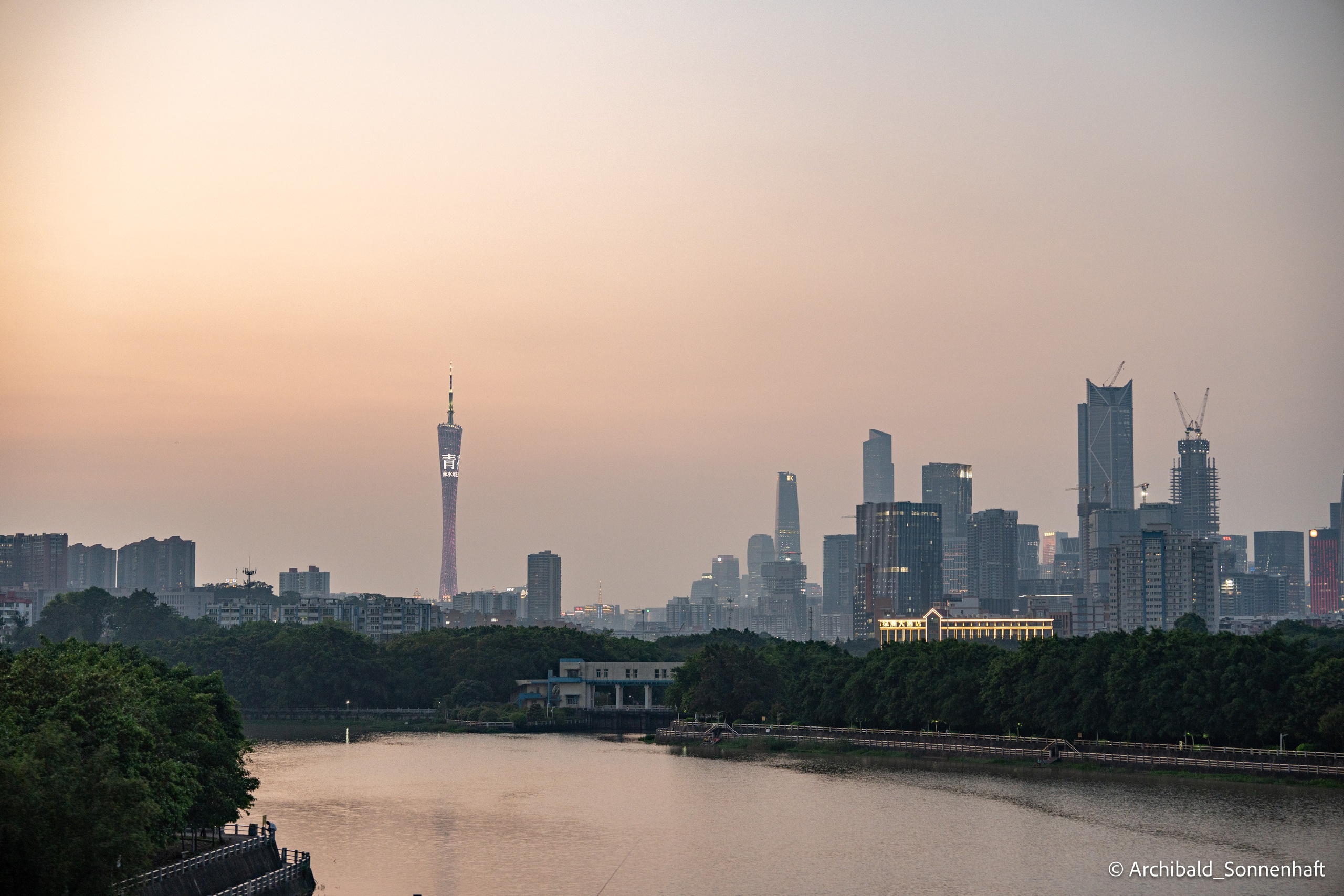 Short trip to Canton fair. Photographer in Guangzhou, China. Archibald Sonnenhaft