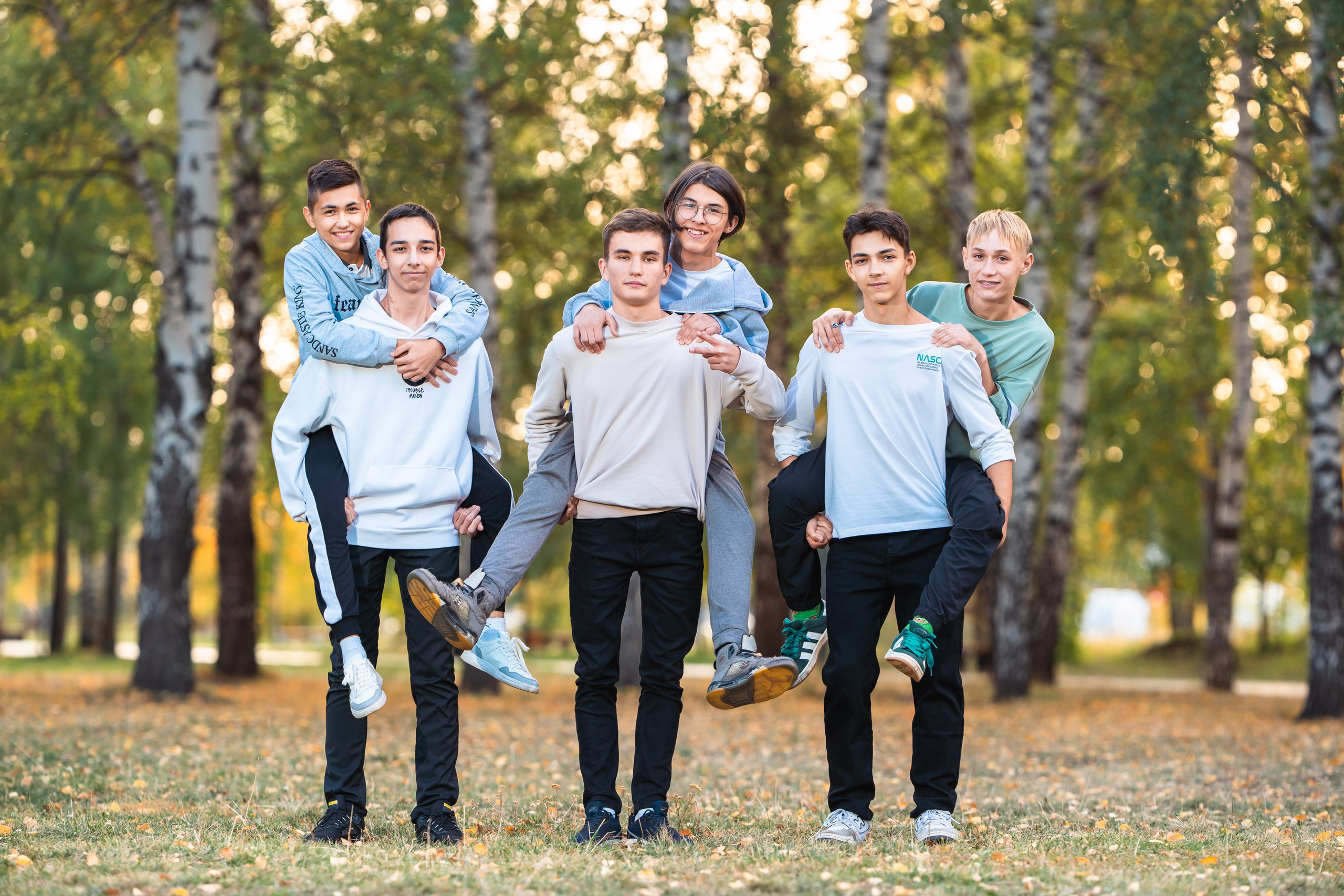 Выпускная фотосессия на природе. Выпускные альбомы Нижнекамск Набережные Челны Фотостудия Небо