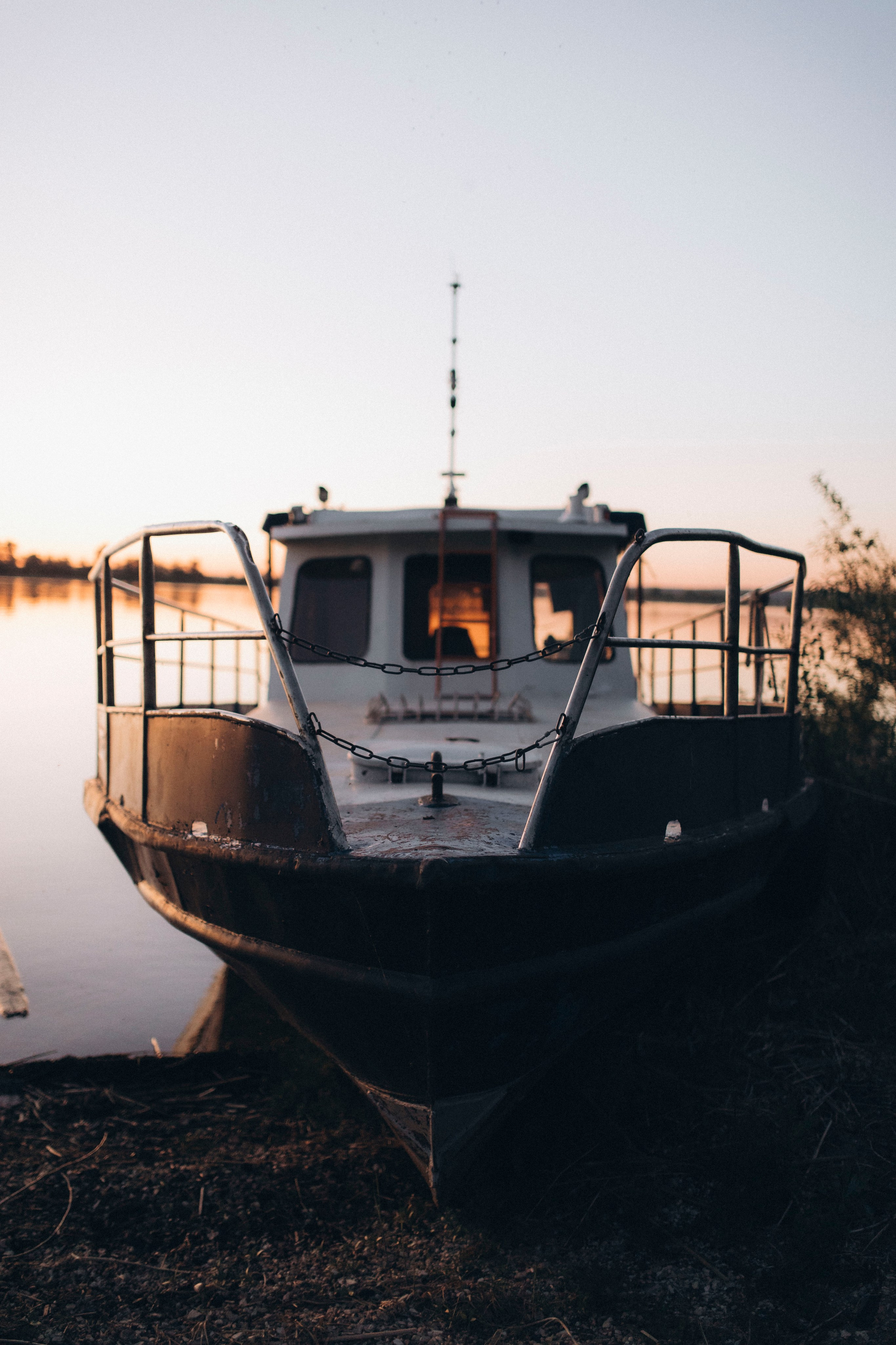Тайны старого катера…. Фотограф Юлия Хакимова / Казань/ Чистополь