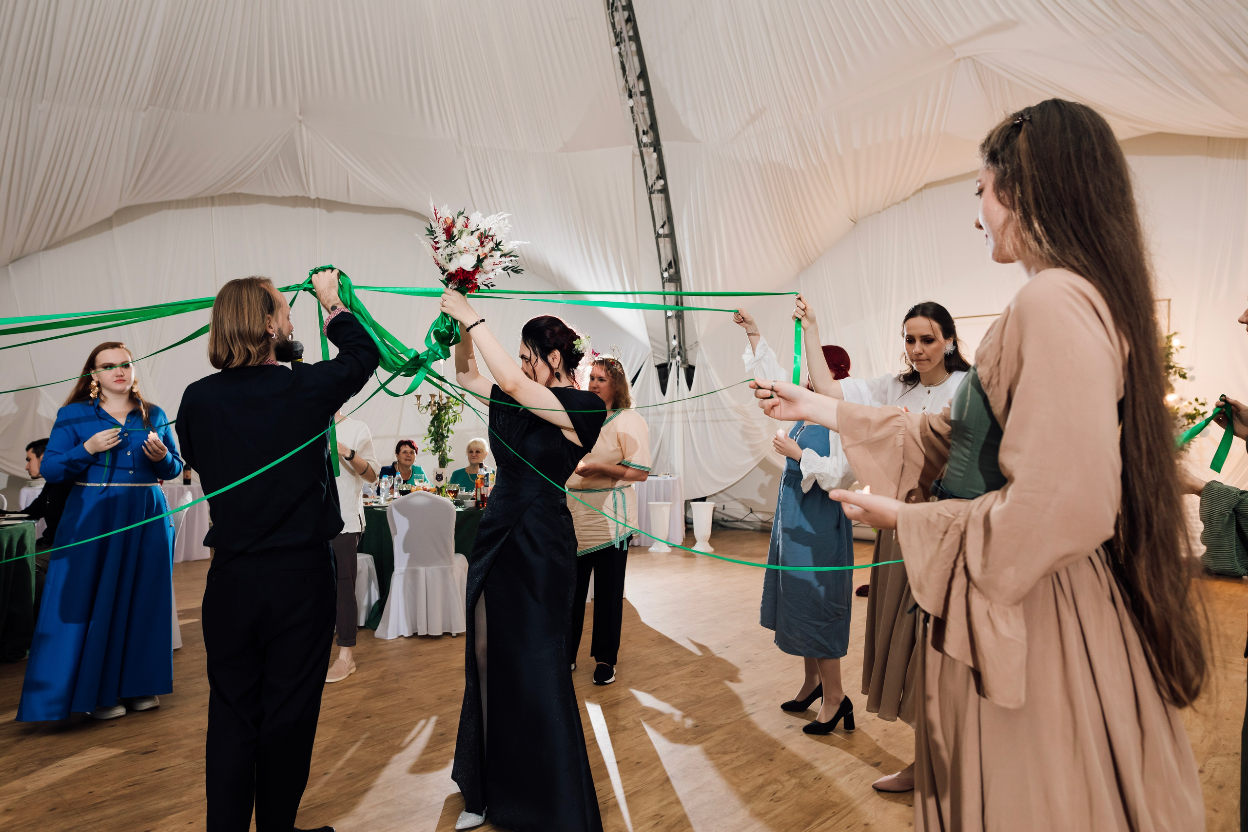 Маргарита и Артем. Свадьба в стиле средневекового пира в шатре. Свадебный и семейный фотограф в Москве Евгения Лисина