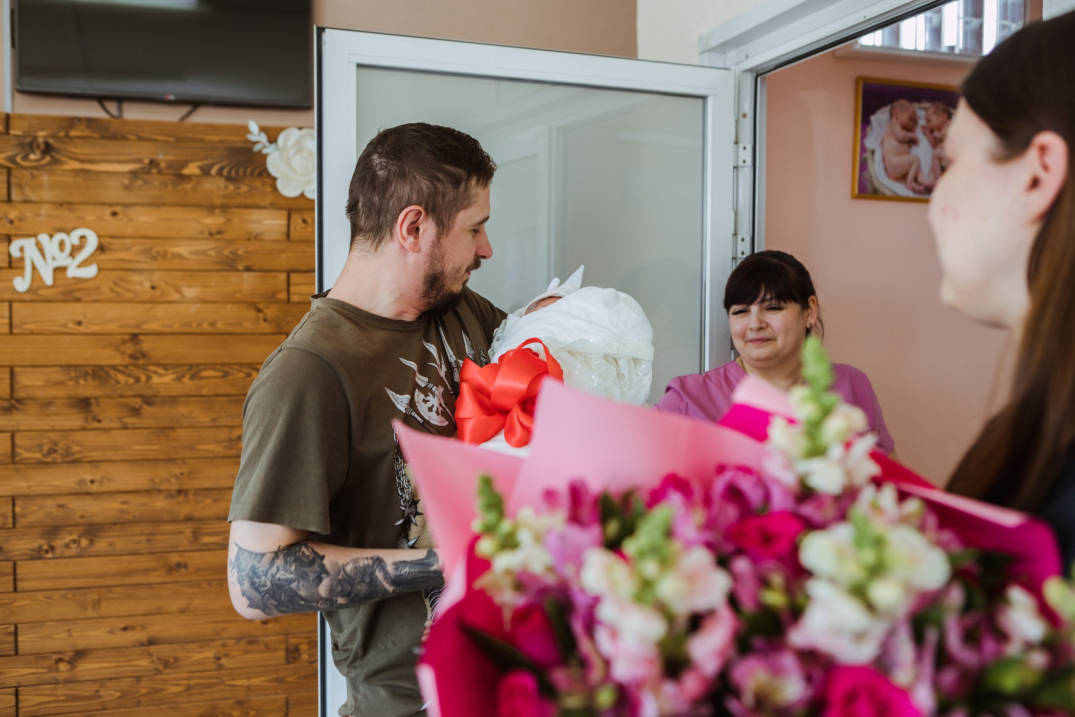 Выписка из Центрального роддома № 2. Фотографы в городе Волгограде — Людмила Агеева и Алексей Околелов