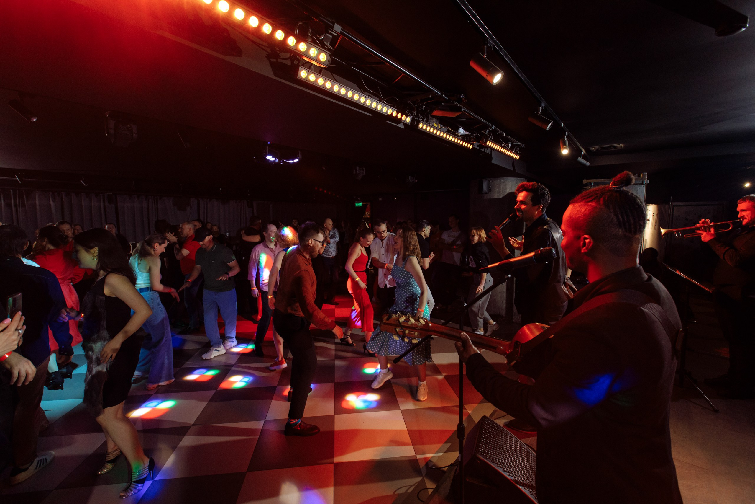 ISALSА. Вечеринка в школе танцев. Свадебный фотограф в Ярославле Анастасия Архипова