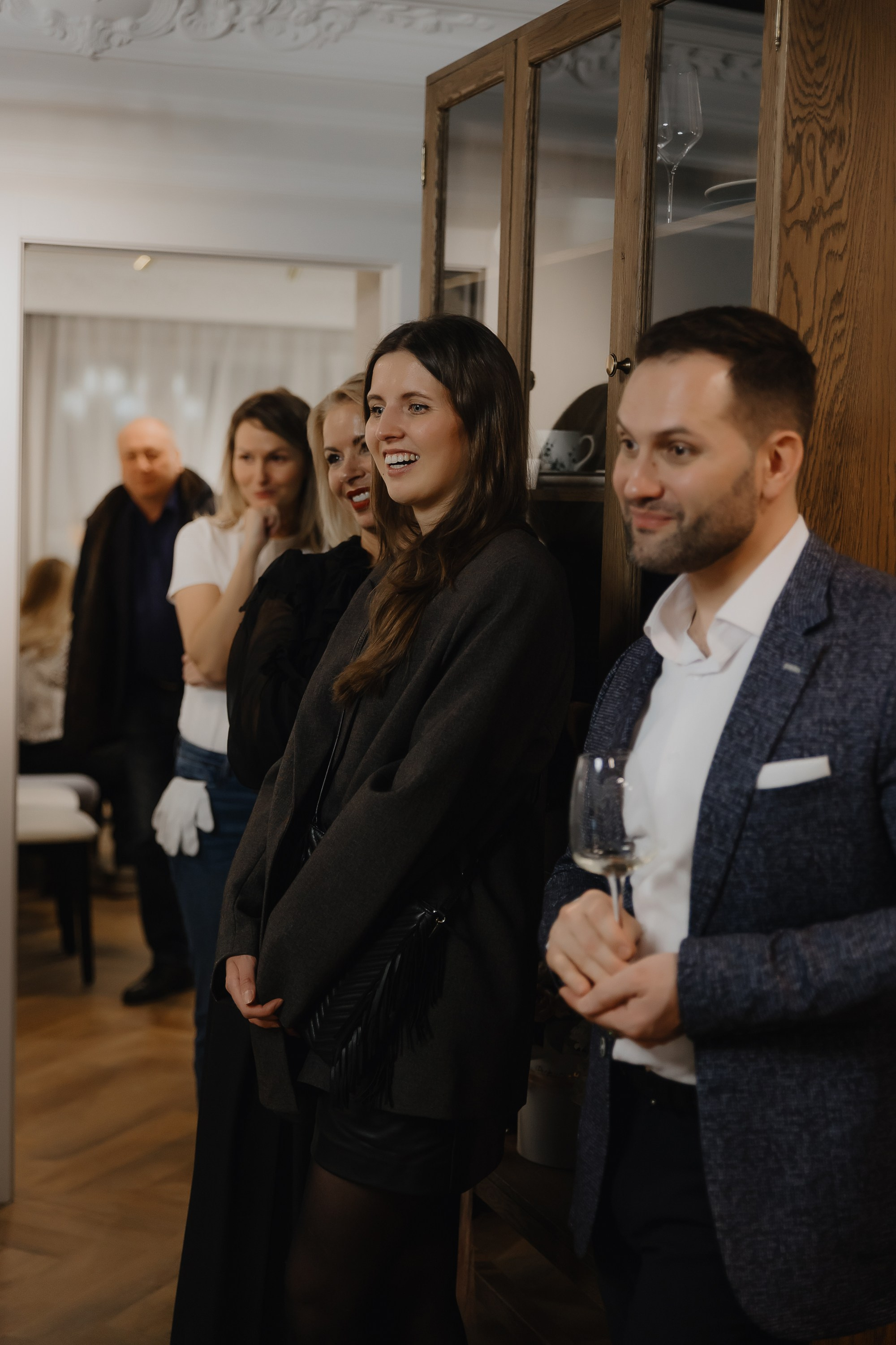 Открытие нового пространства интерьерного салона L. DECO в феврале 2025. L. Deco интерьерный салон. Краски/обои/лепной декор