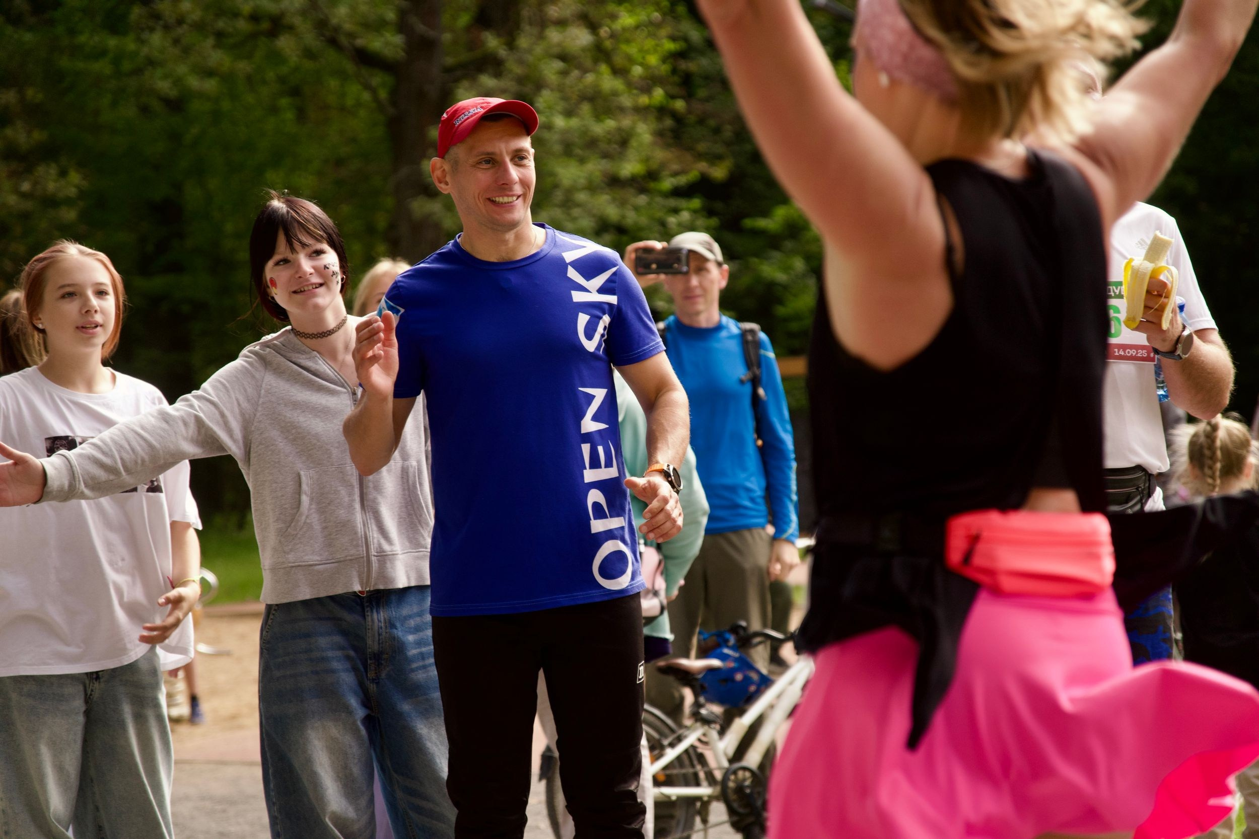 Забег в парке «Дубки». Кафе «БЕЛКА НАШЕПТАЛА». Ну оооочень концептуальное кафе