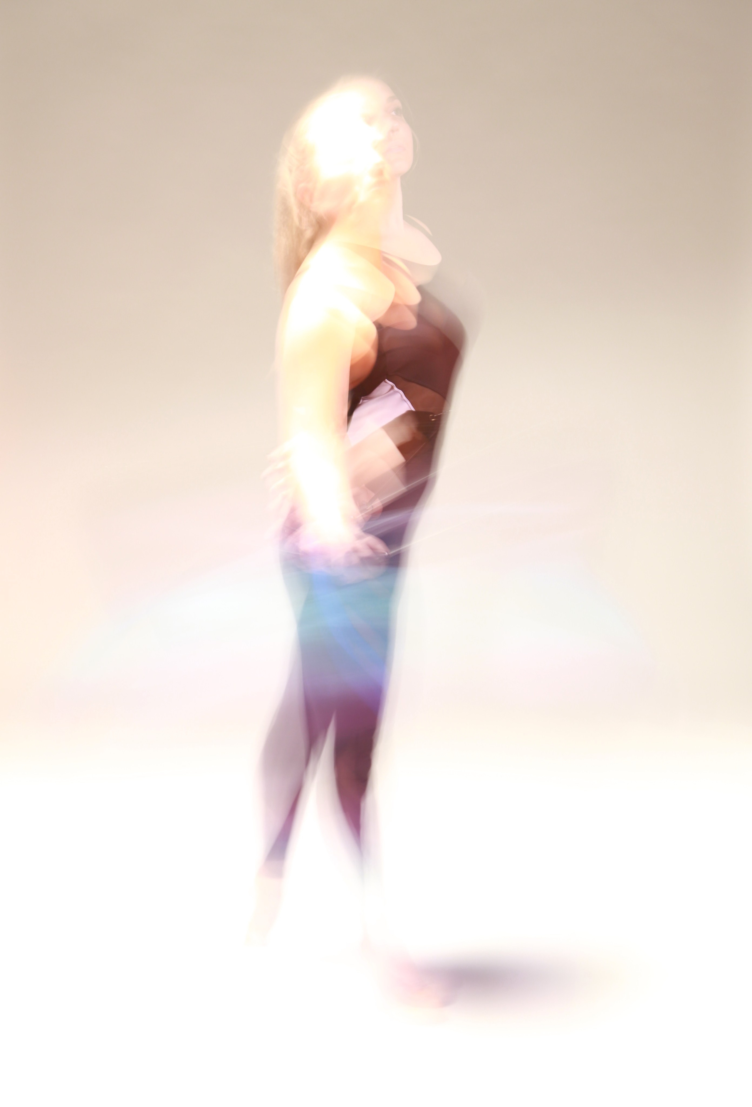 Елена с гимнастической лентой. Профессиональный фотограф Алена Александрова