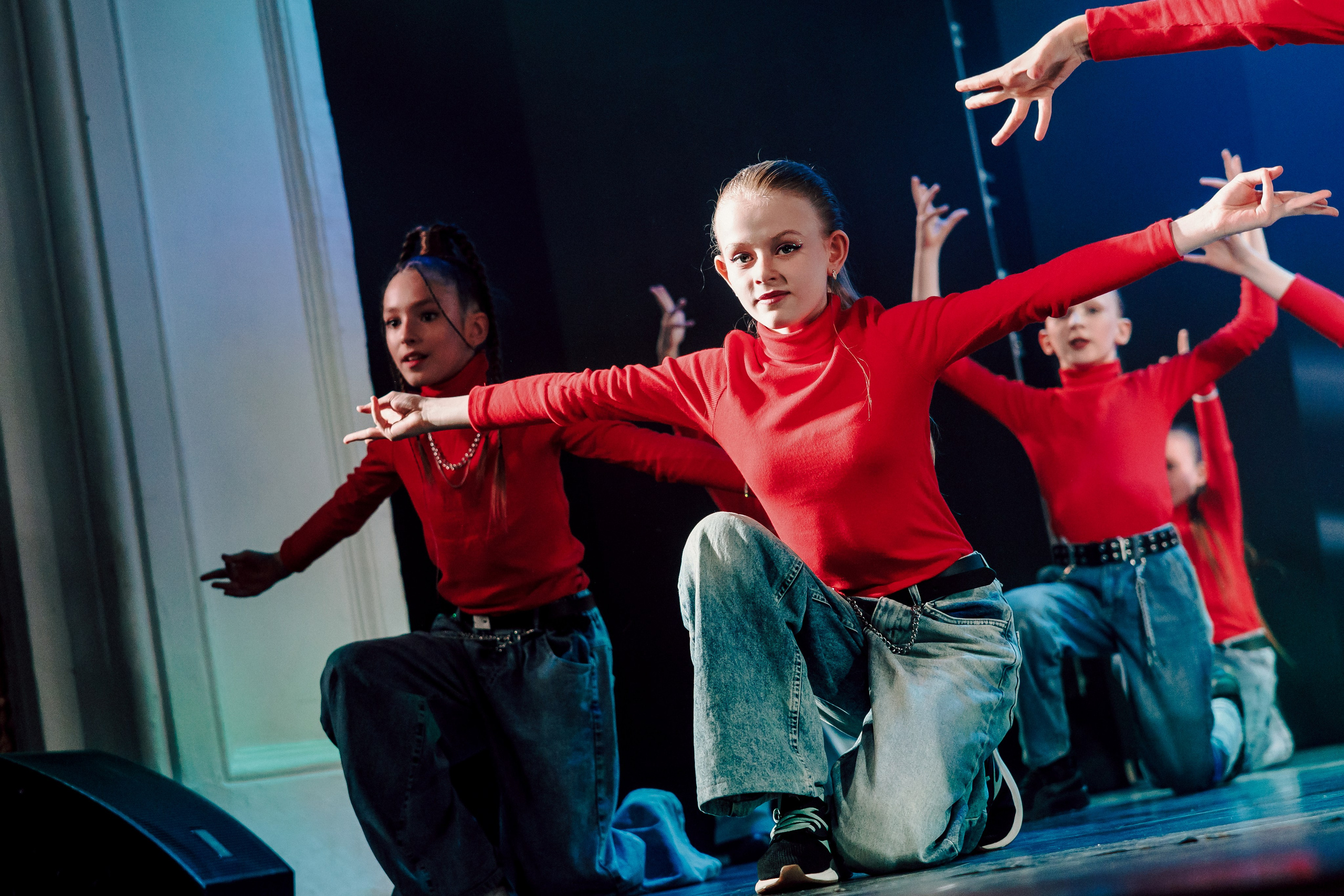 Отчётный концерт танцевальной школы «Red Rabbits» 2025. Лёшка Варзегов — фотограф