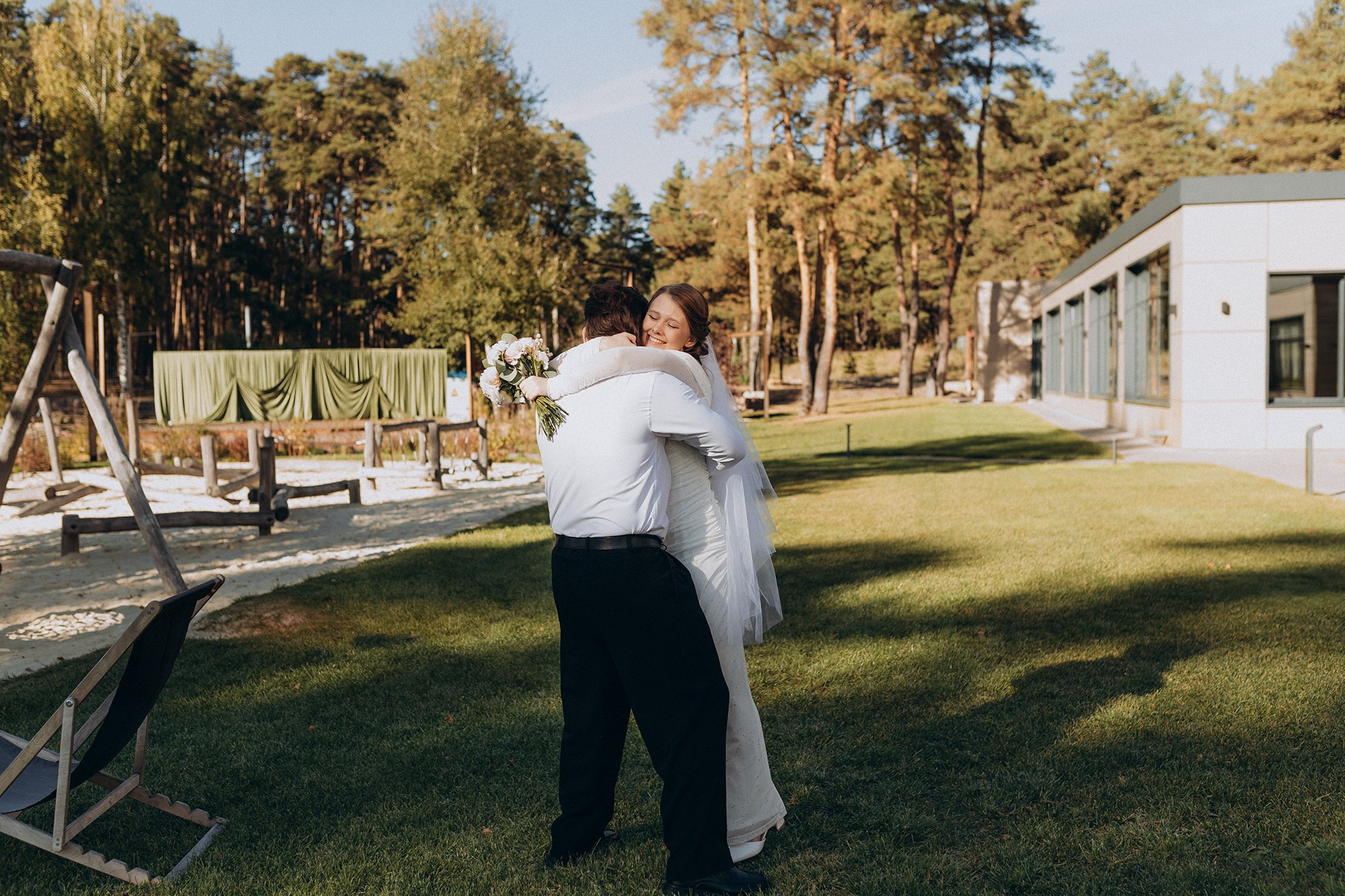 День был ясным, а чувства — истинными. Свадебный фотограф Илья Бринк