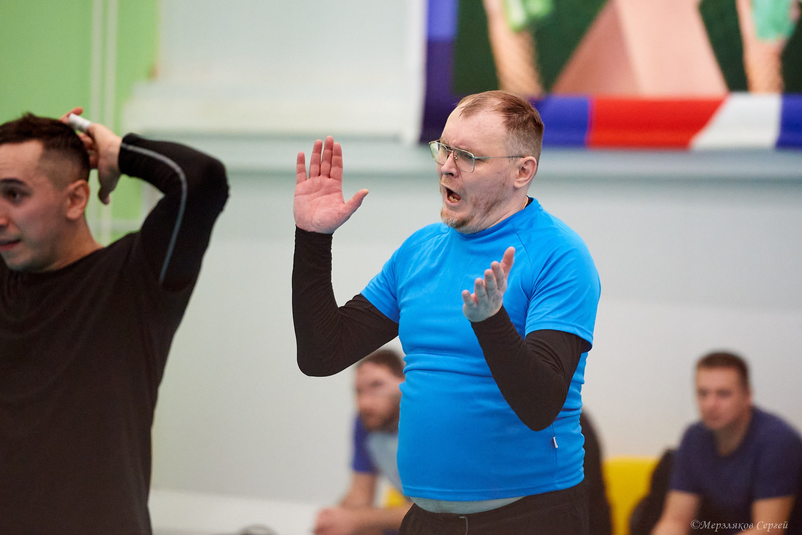 Новогодний волейбольный турнир. Ижевск. 16.12.23. Спортивный репортажный фотограф в Ижевске Сергей Мерзляков