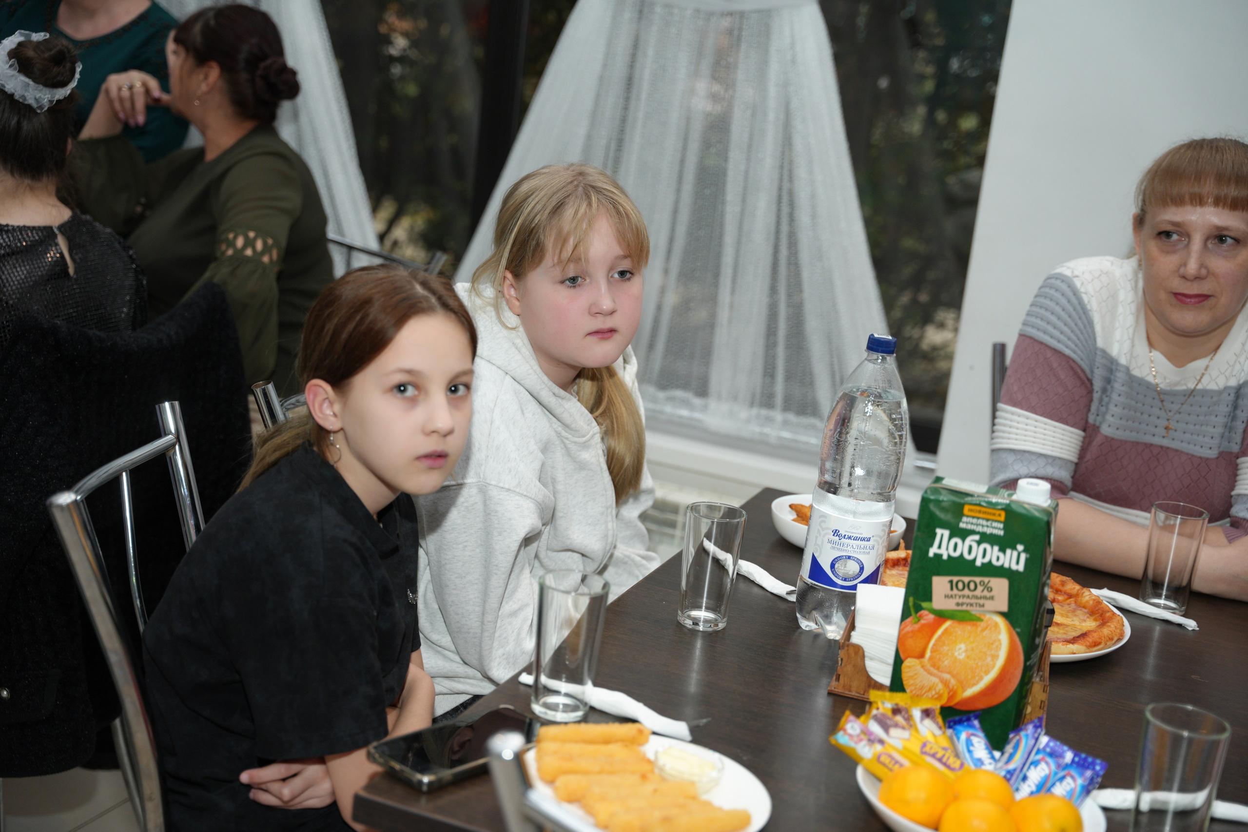 Социально —благотворительная акция «Ты в этом мире не один», посвященная Международному дню инвалидов. ВЫПУСКНЫЕ АЛЬБОМЫ, Школьный фотограф, семейный и свадебный в Саратове и области Ольга Плаксина