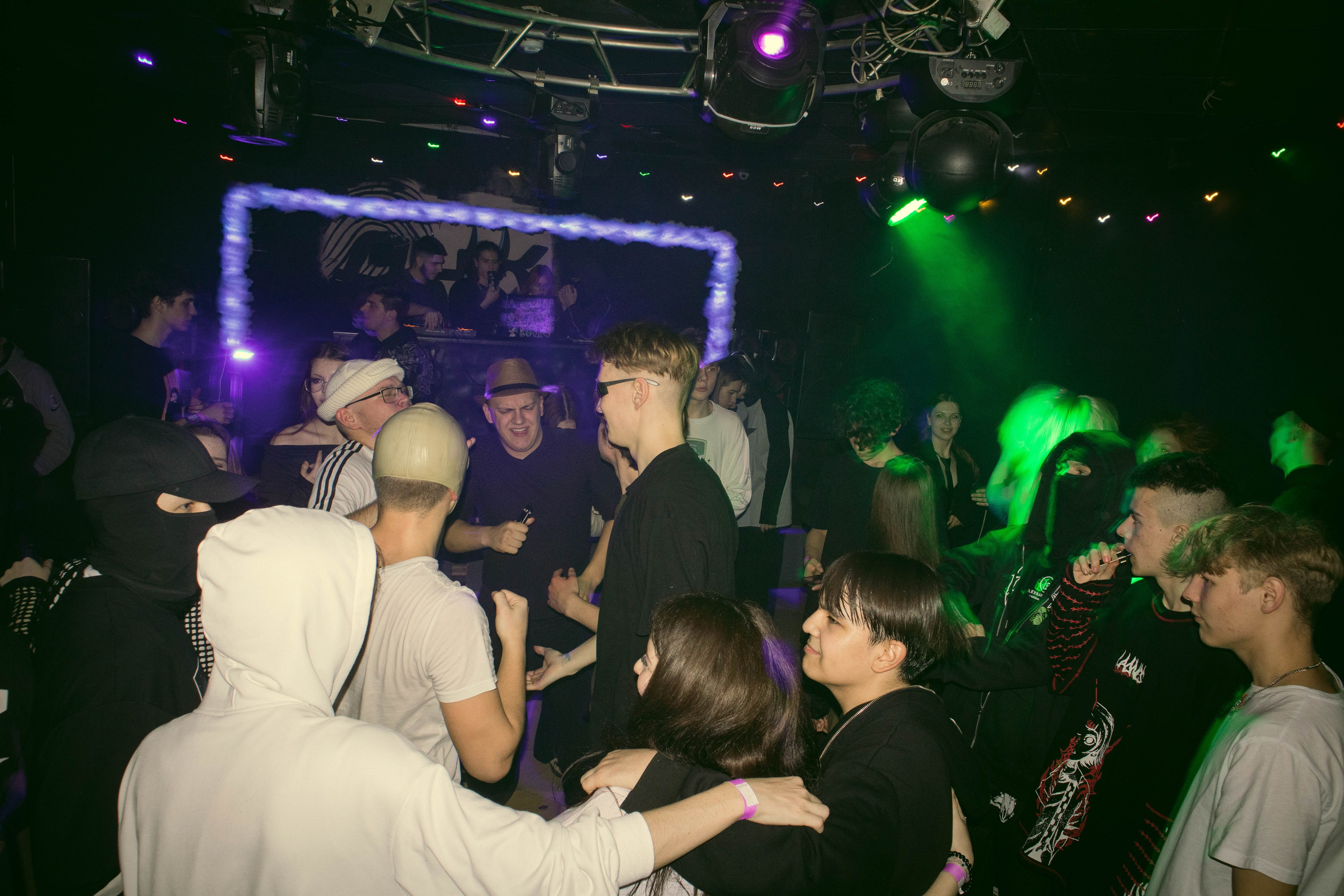 MOSHPIT. Фотограф и видеограф в Бугульме Аня Трутнева