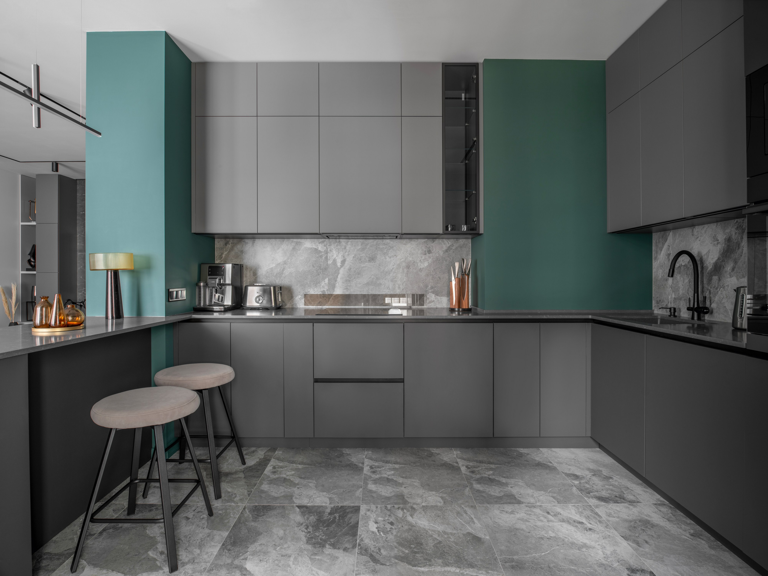 Спокойный серый бархат — интерьерная фотосъёмка дизайн-проекта в Москве. Роман Свободный — интерьерная и архитектурная съёмка, Москва и МО