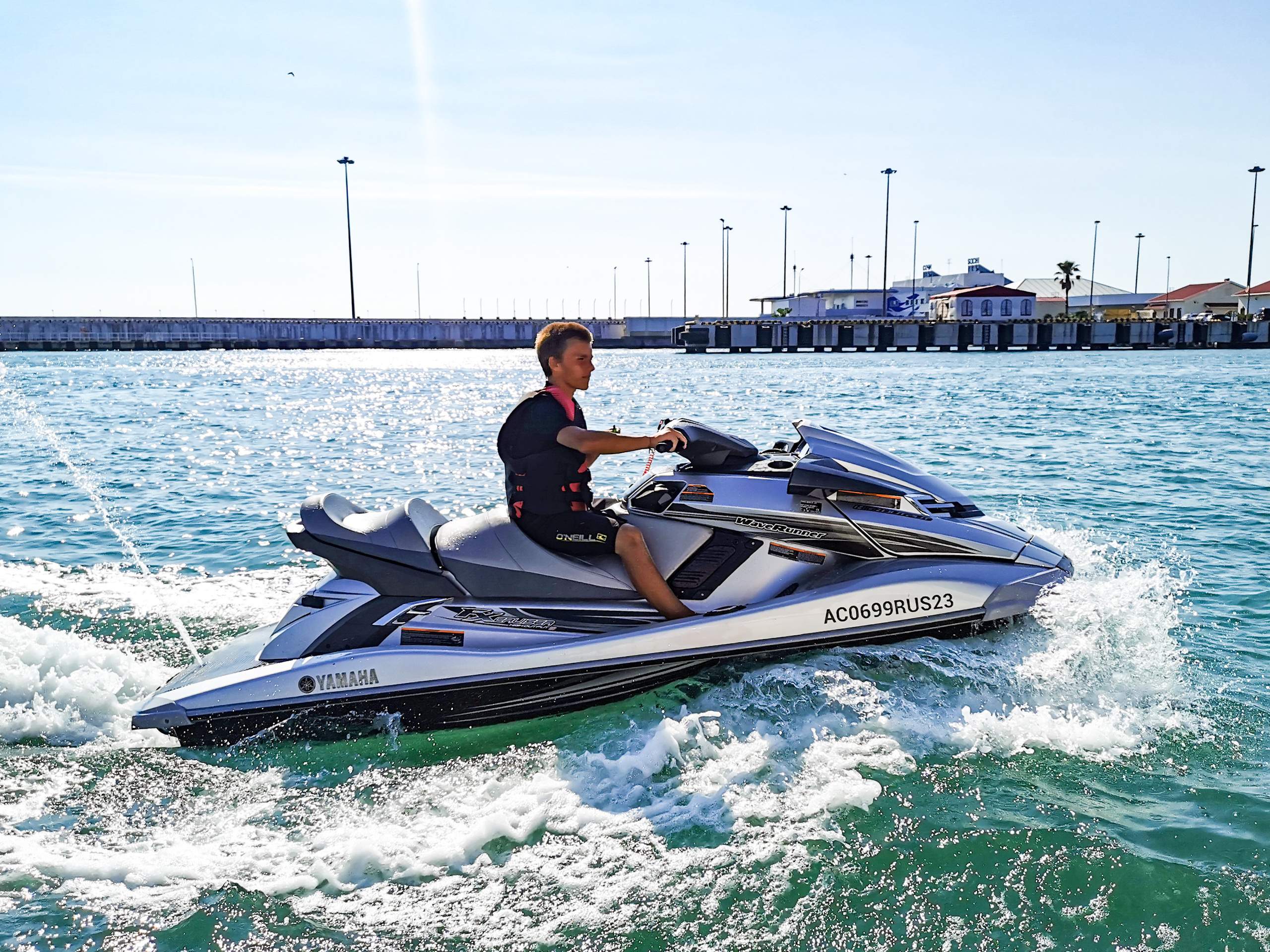 Аренда гидроцикла в Сочи большой выбор.