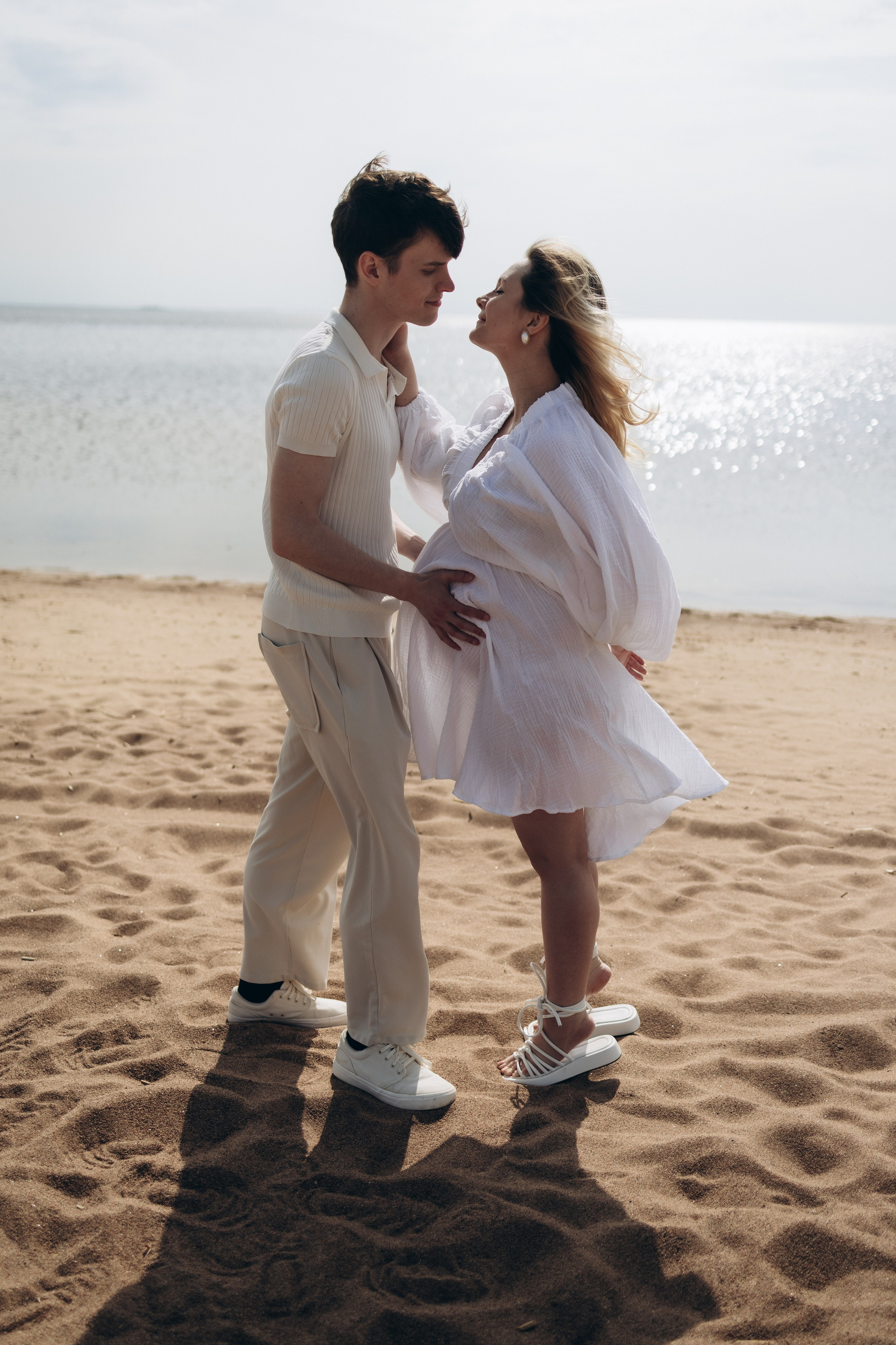 Беременная фотосессия на заливе. Фотограф Артем Бросов в Санкт-Петербурге и Дубае