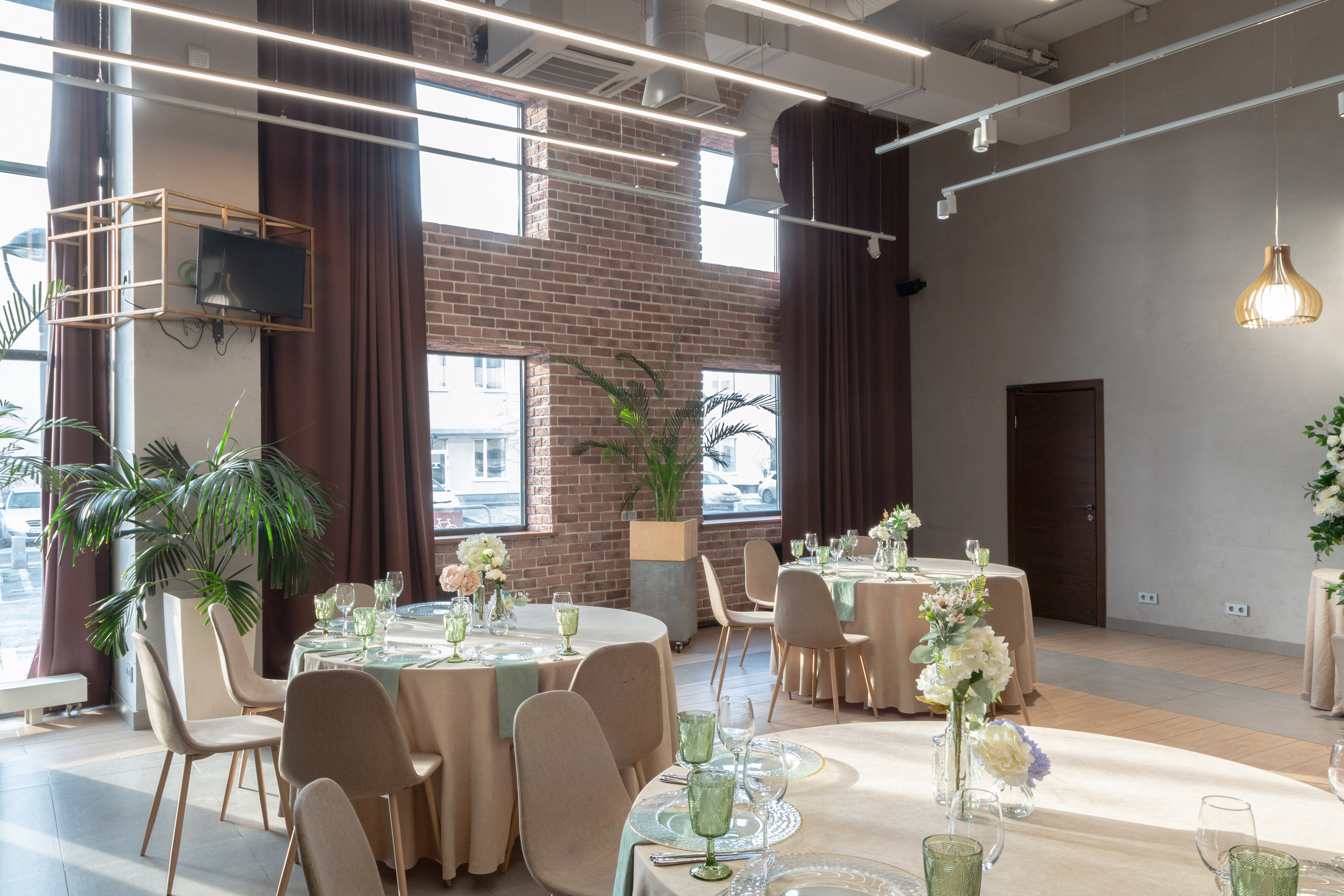 Интерьерная съёмка для кафе и ресторанов. Предметный и репортажный фотограф Алексей Кротов