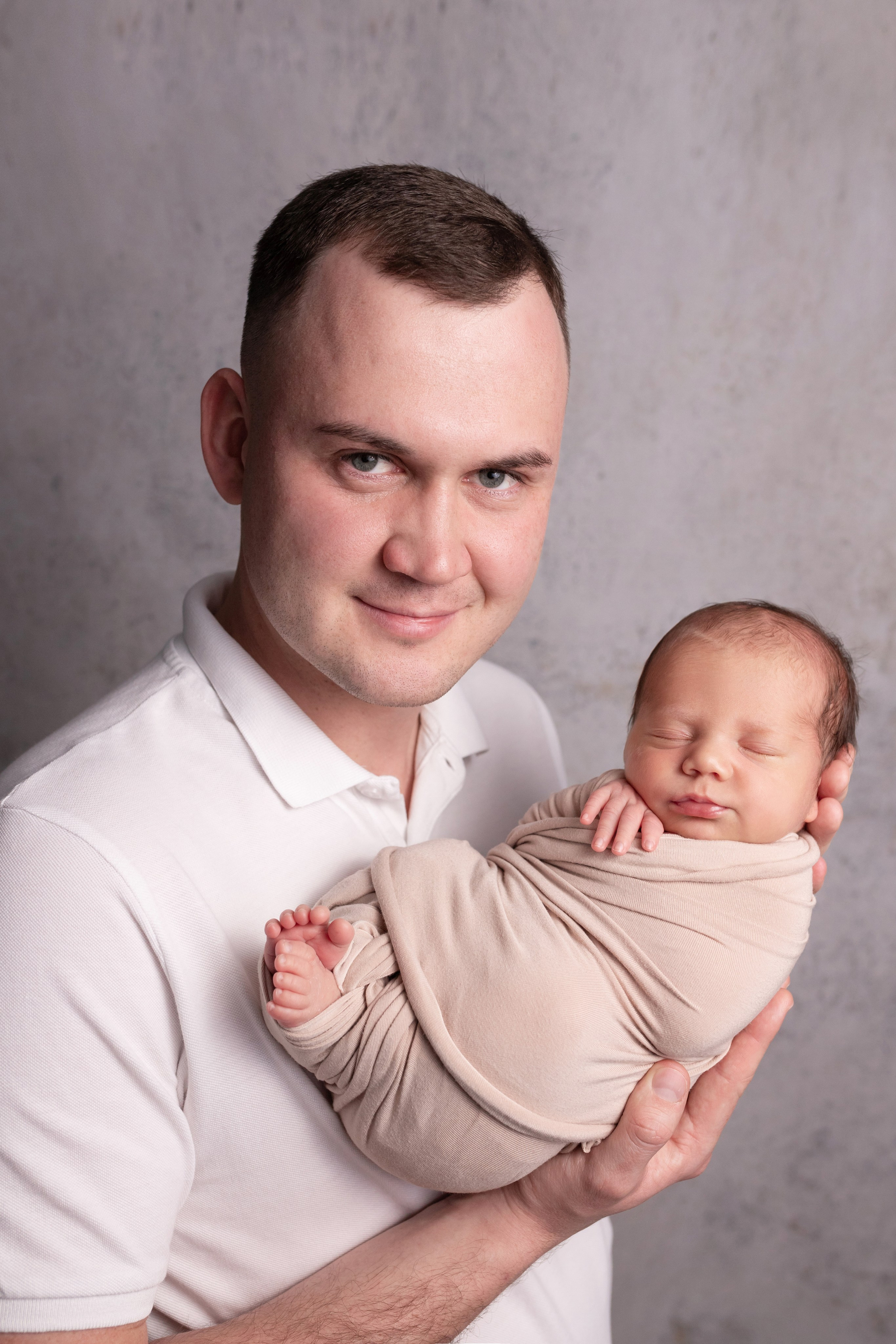 Кадры малыша с родителями. Фотограф новорождённых Анапа Елена Кушнарь