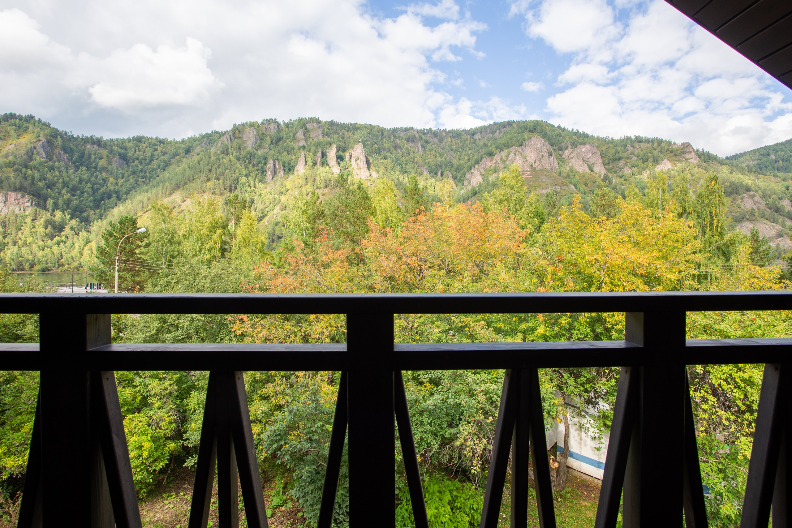 Квартира для продажи в городе Дивногорске с хоумстейджингом. Интерьерный фотограф и ретушер в Красноярске Денис Антропов