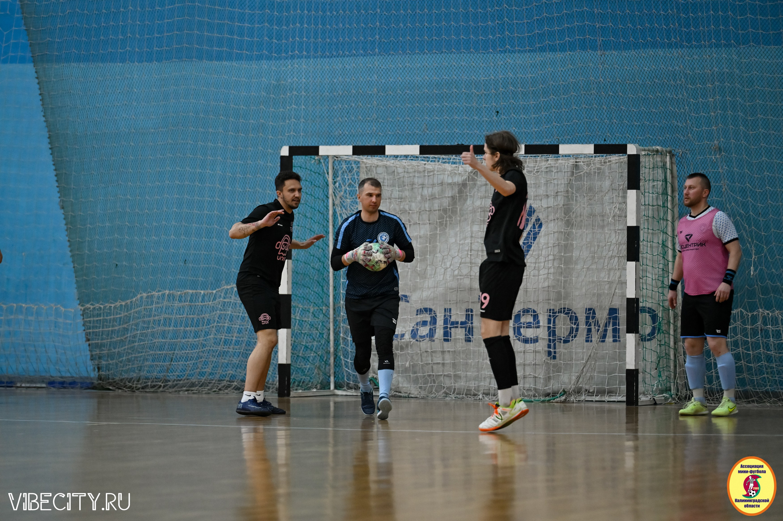 8 тур Корпоративной Бизнес-Лиги по футзалу. VIBECITY.RU Вайб Сити Ру Фоторепортажи Фотоотчеты Калининград