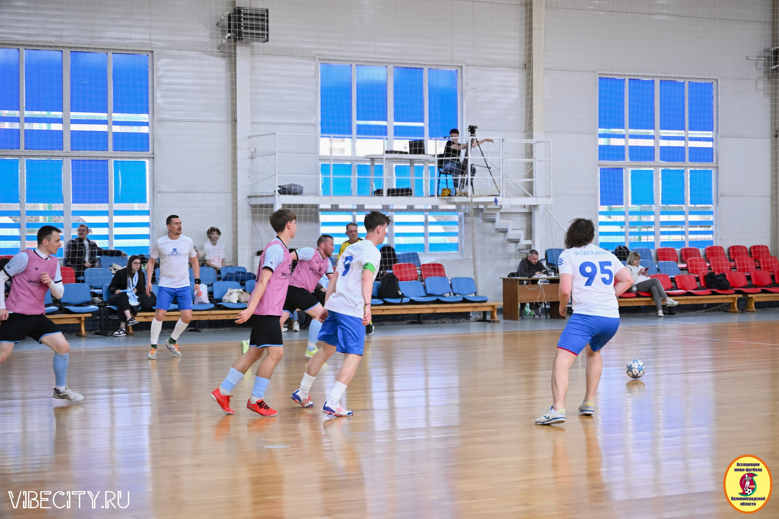 8 тур Корпоративной Бизнес-Лиги по футзалу. VIBECITY.RU Вайб Сити Ру Фоторепортажи Фотоотчеты Калининград