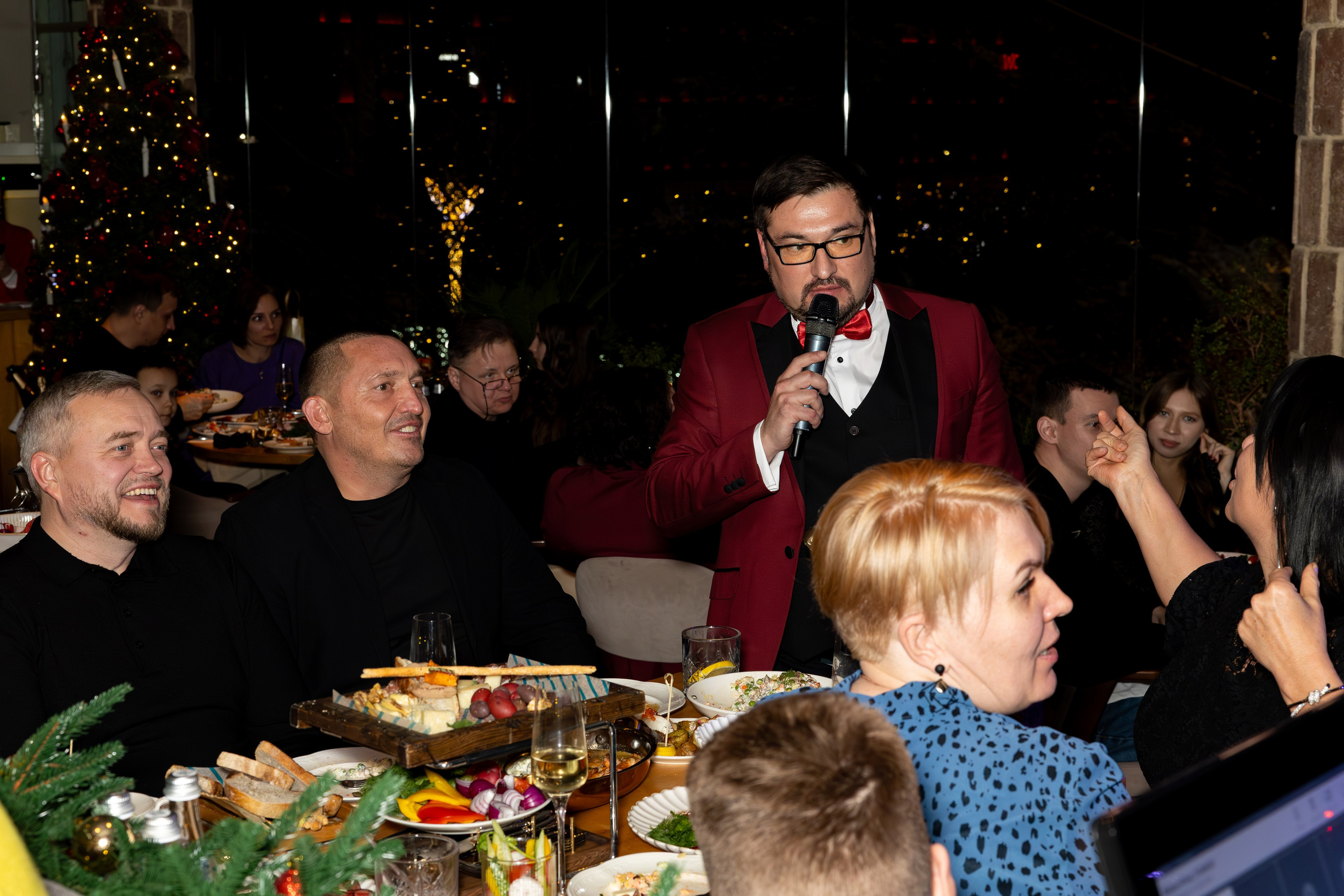 Новогодняя ночь 2026 в панорамном ресторане «Чайка». Дженбаз Павел — фотограф в Ялте