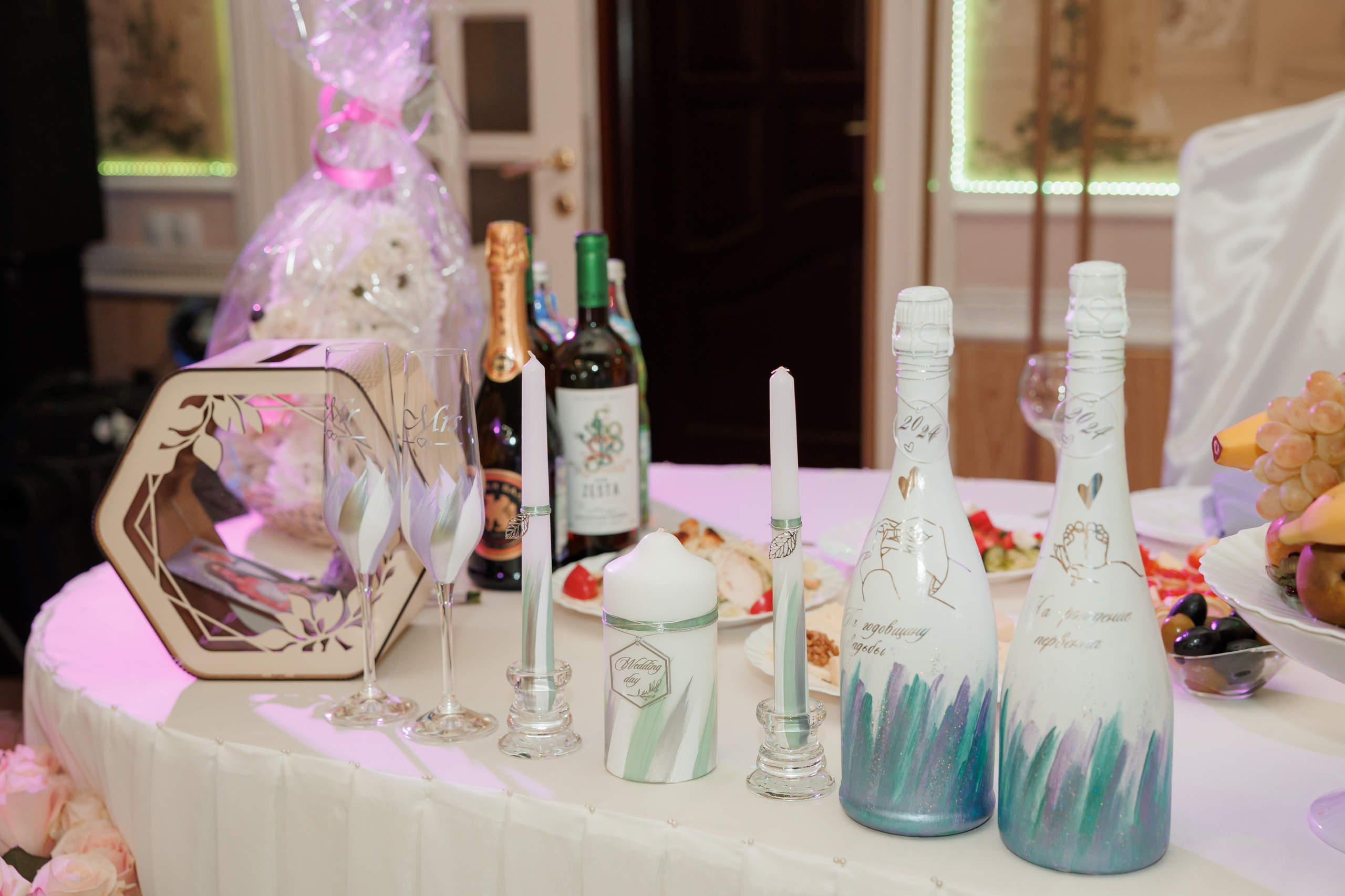 Константин и Дарья, ЗАГС ВДНХ, отель Soluxe, ресторан «Антик». Свадебный и репортажный фотограф (Москва, Королев и другие)