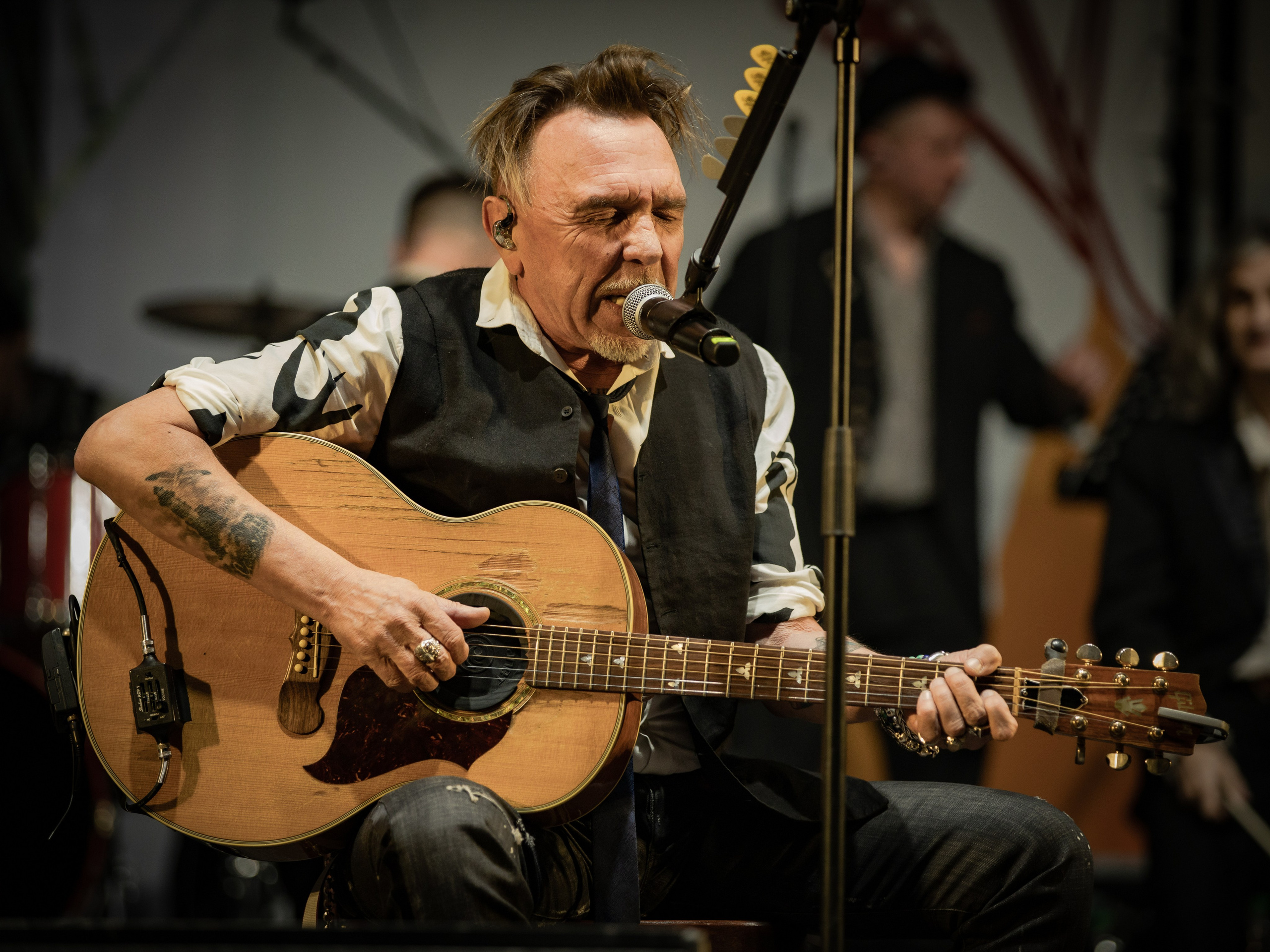 Гарик Сукачев. Фотограф. г. Южно-Сахалинск. Олег Толстов