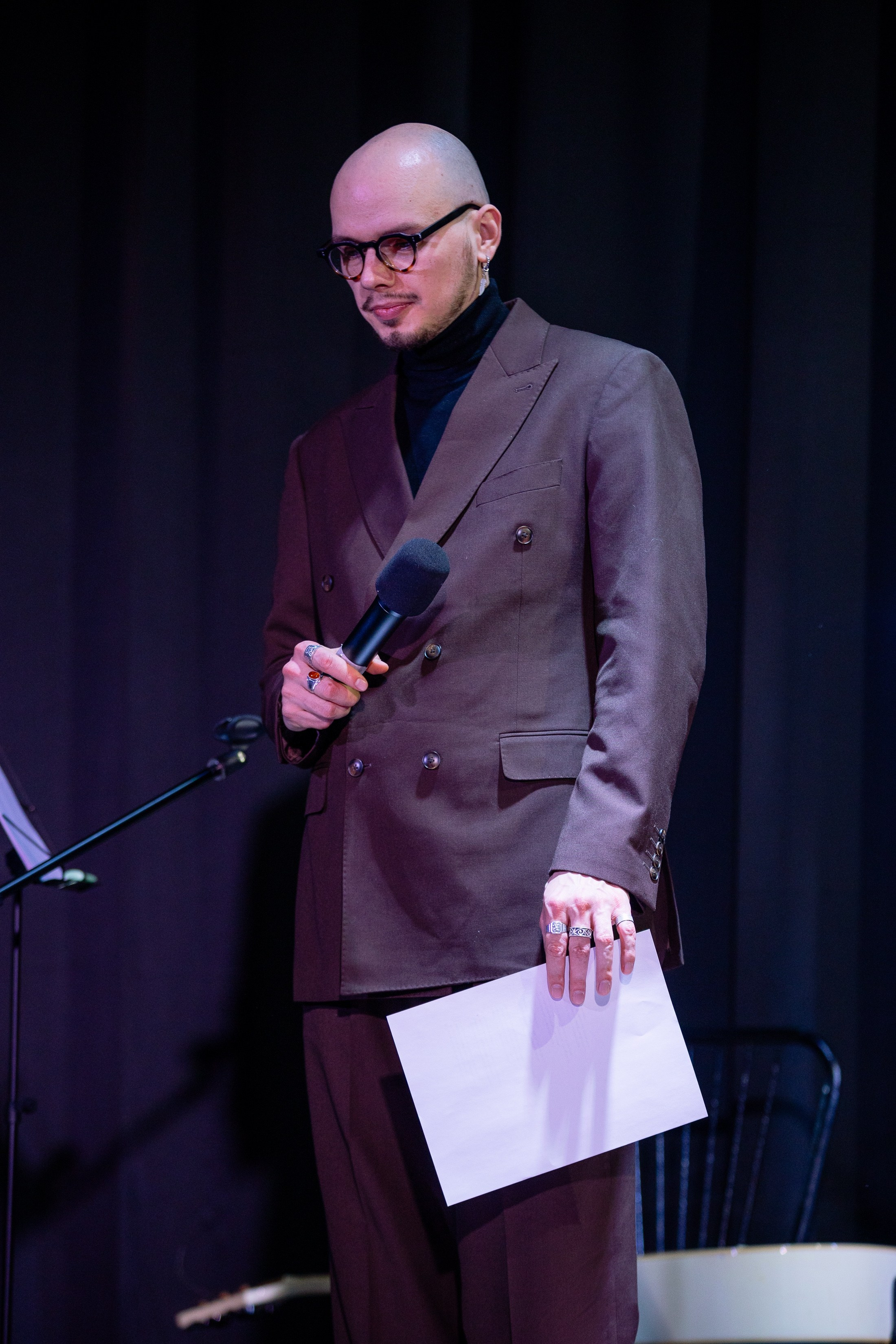 Поэтический вечер с Игорем Бушмелевым и Никой Станиславчик. Фотограф Юлия Мальцева