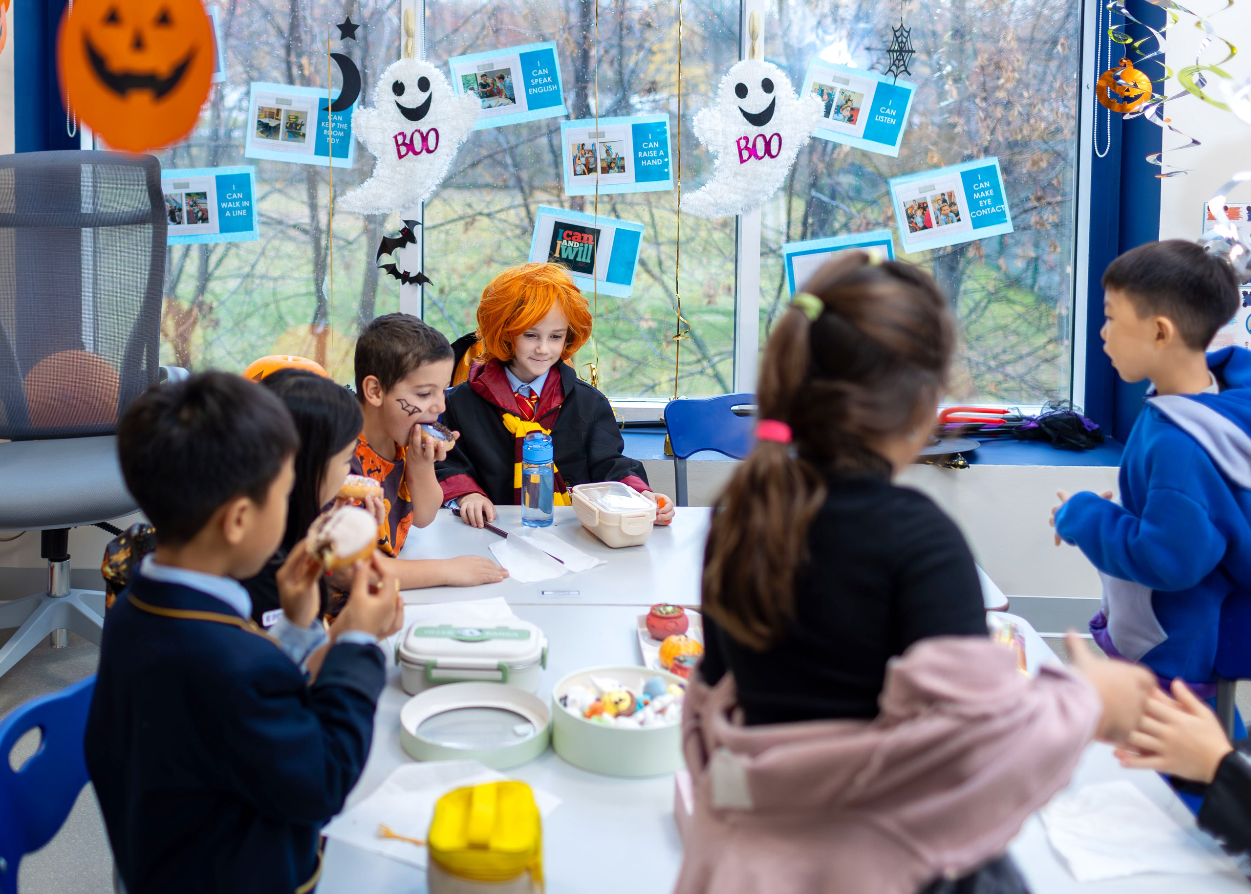 Halloween в начальной школе. Выпускные альбомы для школы и детского сада — школьный фотограф Подольск, Троицк, Щербинка, Москва