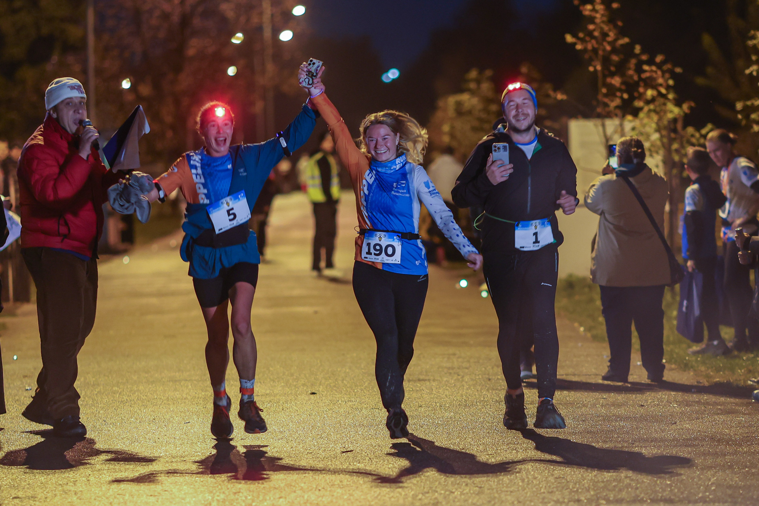 Фонарный забег, г. Долгопрудный, 27.09.25. Фотограф Сергей Ловкий