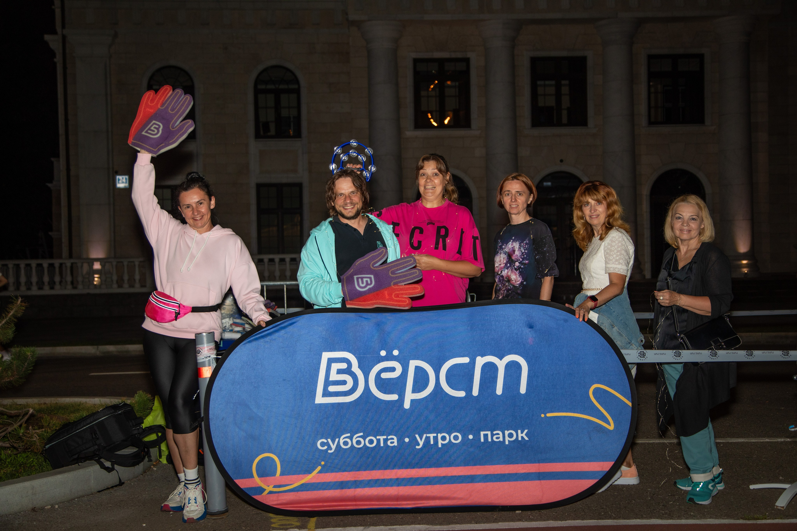 Самая крутая поддержка Ночного забега от 5 вёрст 03.08.24. Фотограф Сергей Ловкий