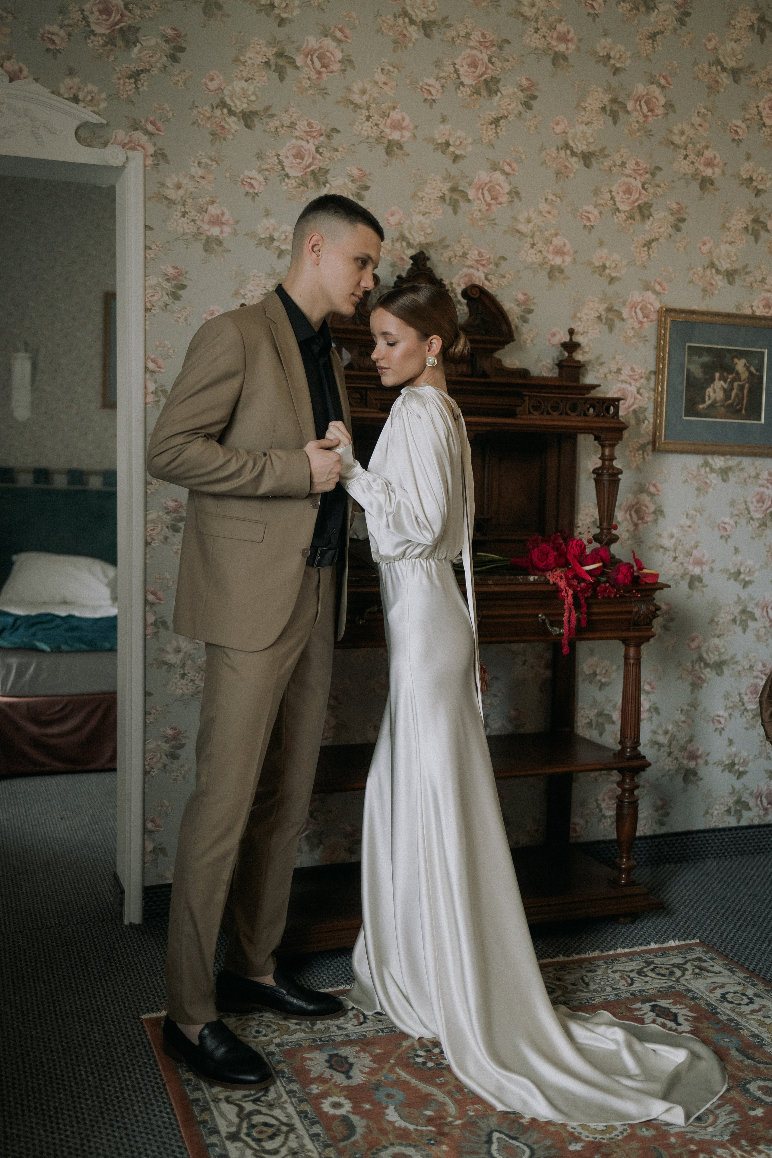 Свадебная прогулка Адель и Артём. Свадебная фотография. Арина Рубах