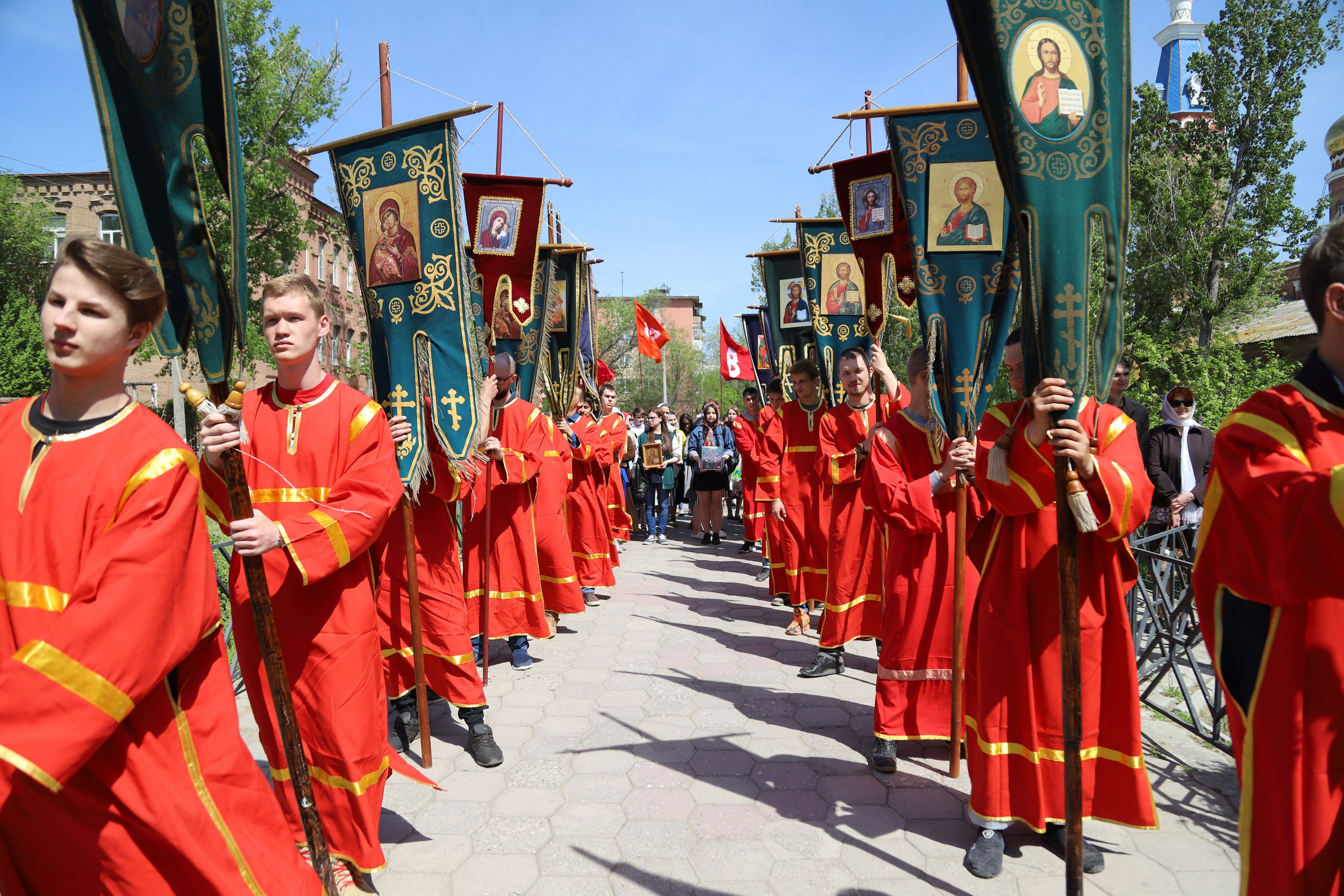 Пасха | Крестный ход. Фотограф Евгений Шеин | Астрахань