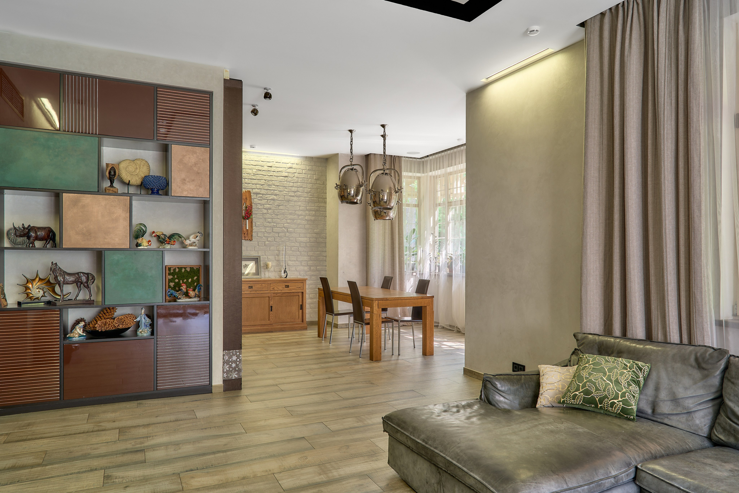 Профессиональная съёмка интерьеров в Новогорске для продажи дома — Быстрая сделка с качественными фото | vhaus. Видеопродакшн недвижимости и архитектуры | Студия VHAUS