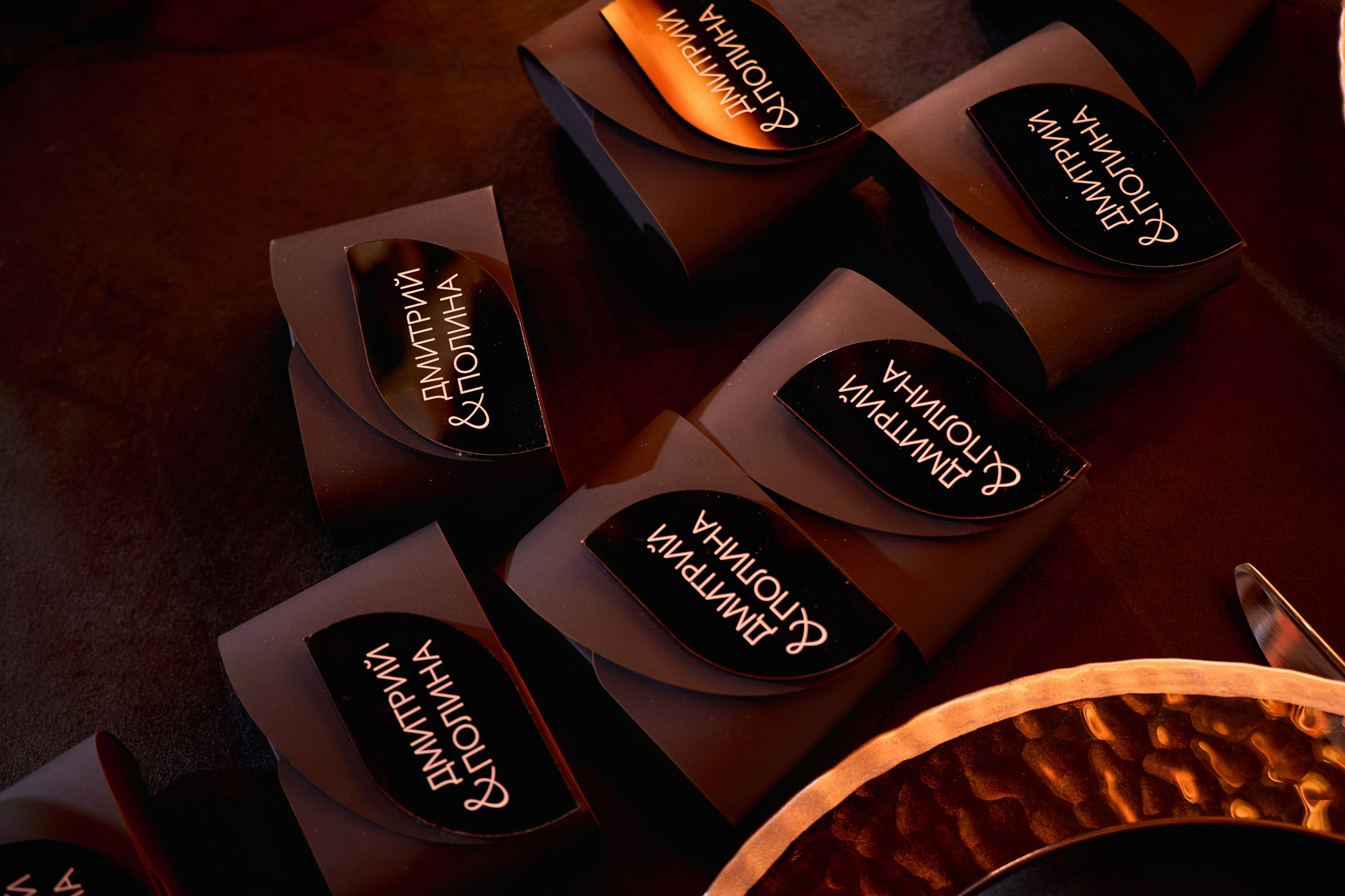 Свадьба с искусственным интеллектом в Усадьбе фамилии от ТВИНС СТУДИО лучших фотографов Краснодара. ТВИНС СТУДИО — лучшие свадебные фотографы и видеографы в Краснодаре