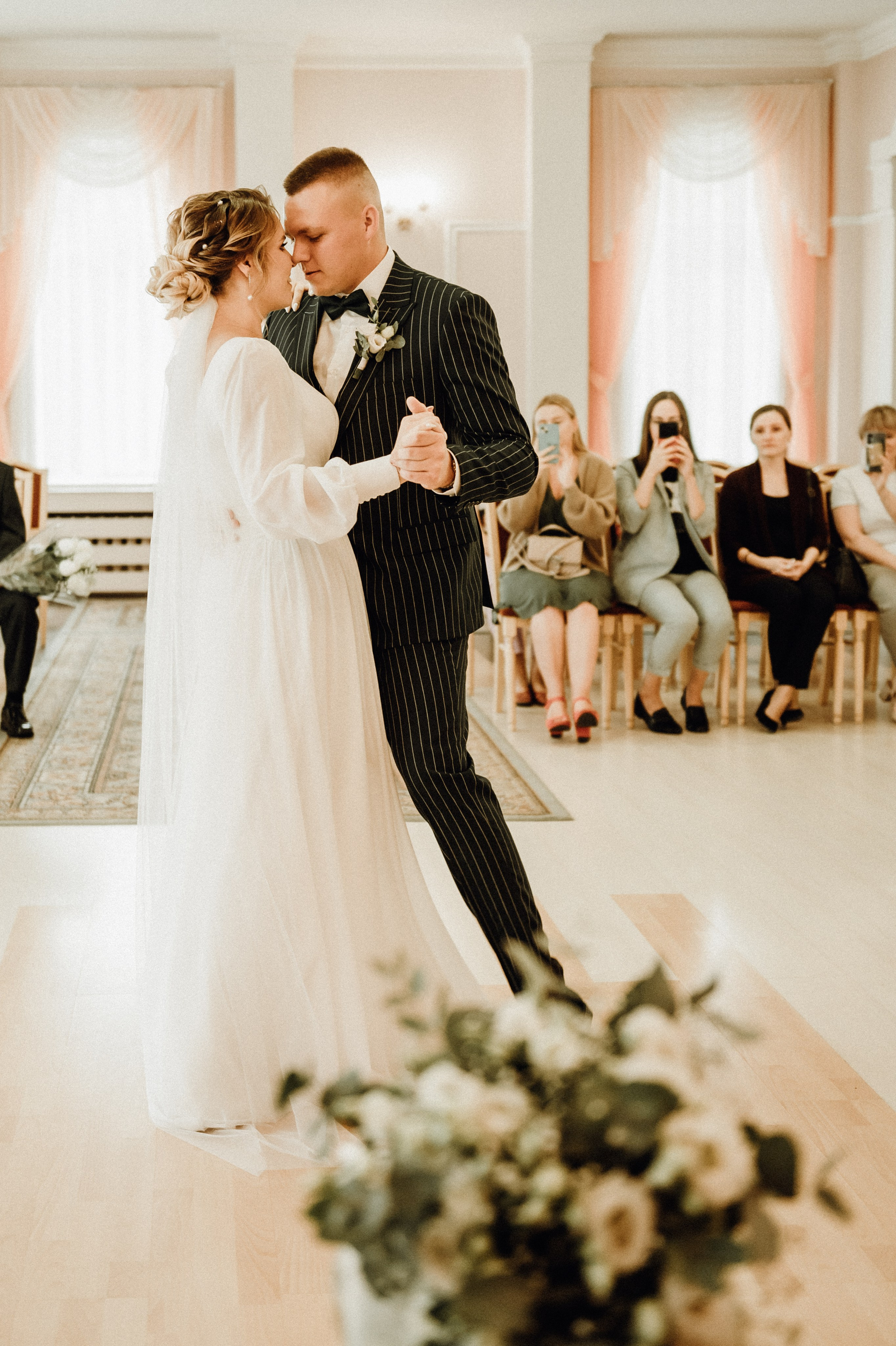 Свадебные фотографии. Фотограф в Барнауле Дарья Бутурлакина. Люби.Цени.Касайся