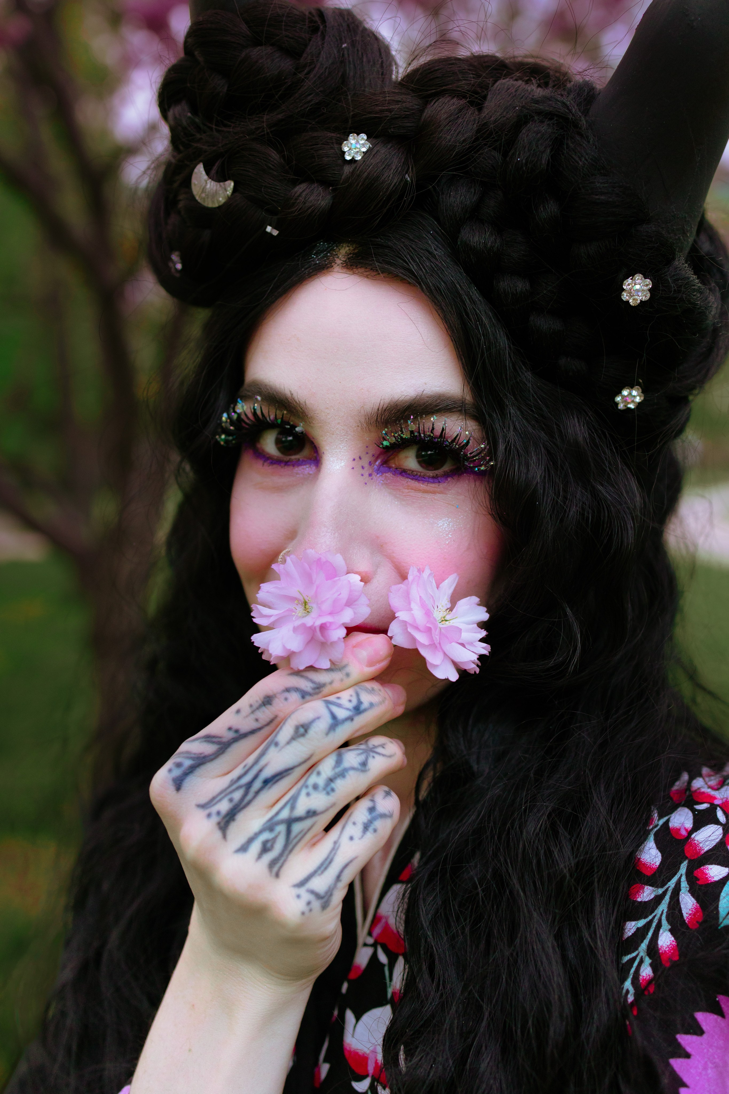 Кирисакура- соцветия вишни в тумане