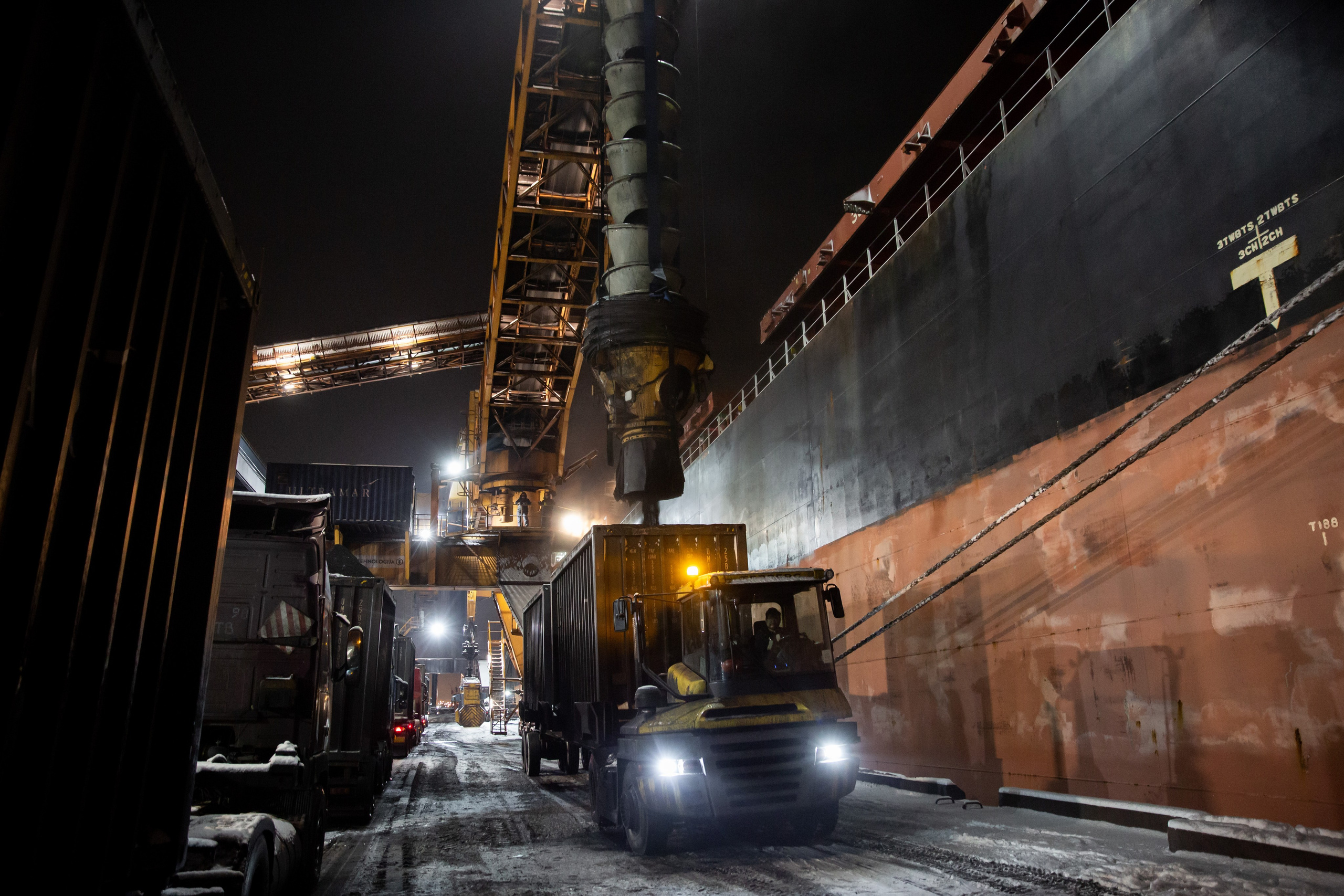 Зимняя разгрузка ULTRAMAR. Снимаю съемки