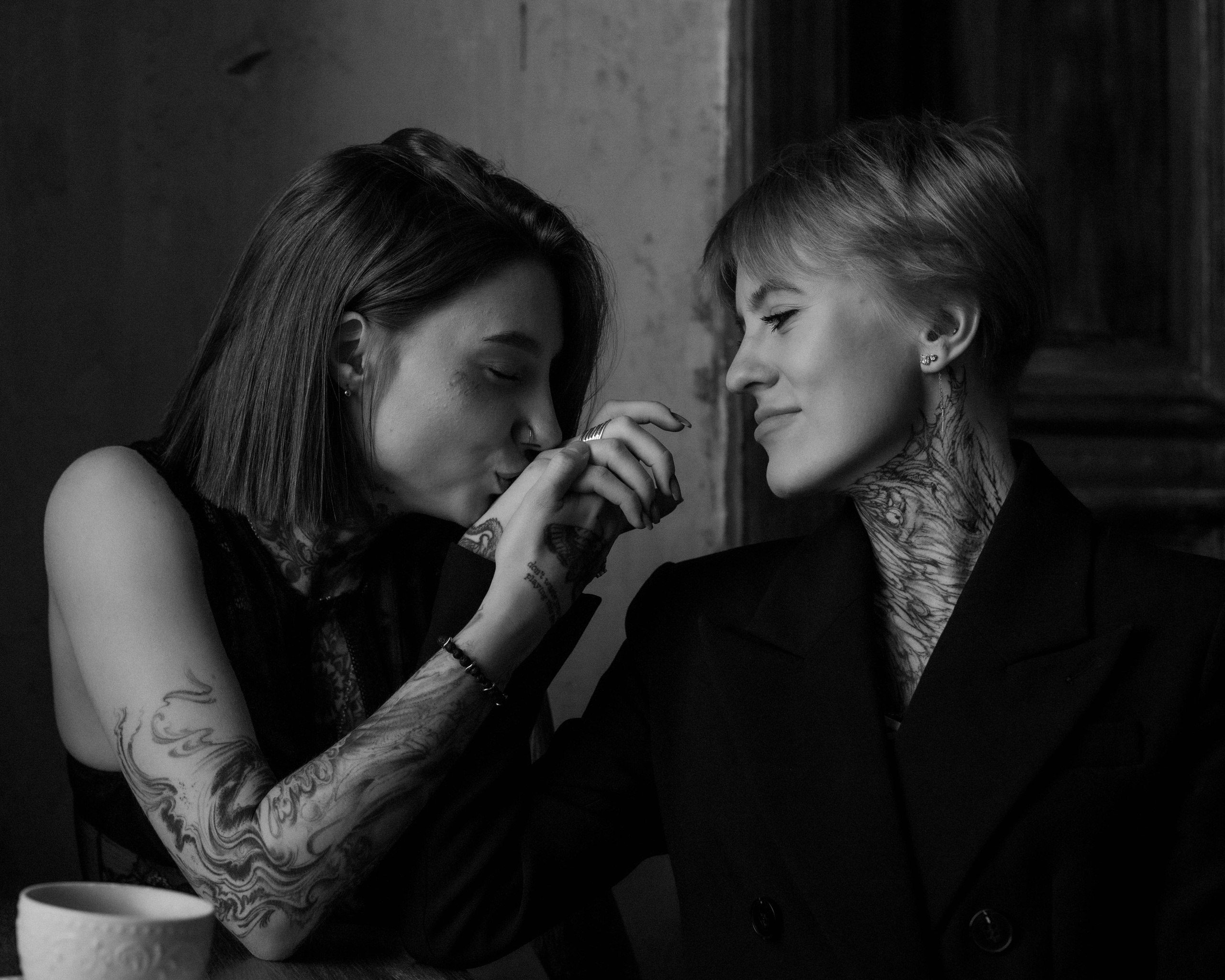 Настя и крис. Женский фотограф. Создатель украшений ручной работы. Модель