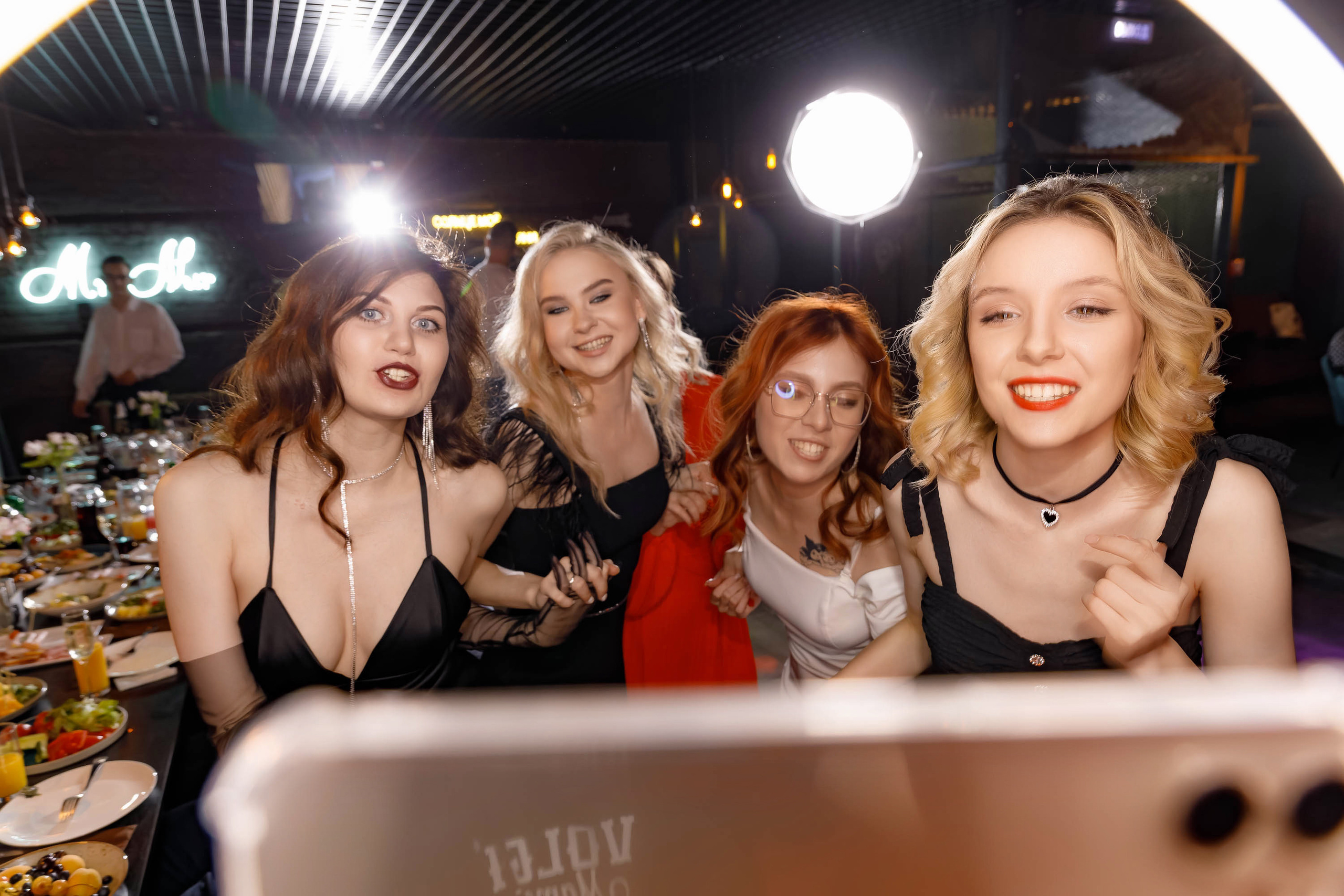 Выпускной в ресторане MR.NUR 28.06.2023. Фотограф в Самаре Максим Тырин